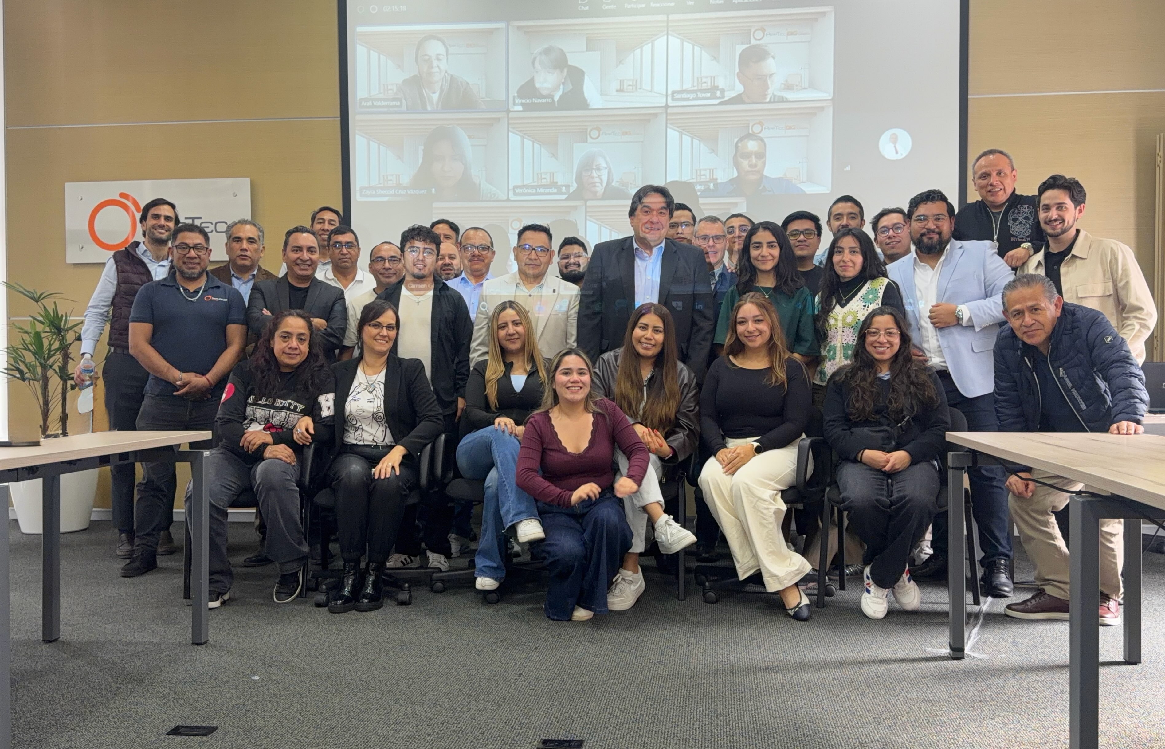Nuestro tercer QBR del año fue mucho más que hablar de avances. 📊🧡🤝
Fue un espacio para reconectar, compartir lo logrado de julio a septiembre y recordar que cada proyecto se construye con compromiso, colaboración y personas que avanzan juntas. 🚀✨
#AppTec #TrabajoEnEquipo #colaboradores #family