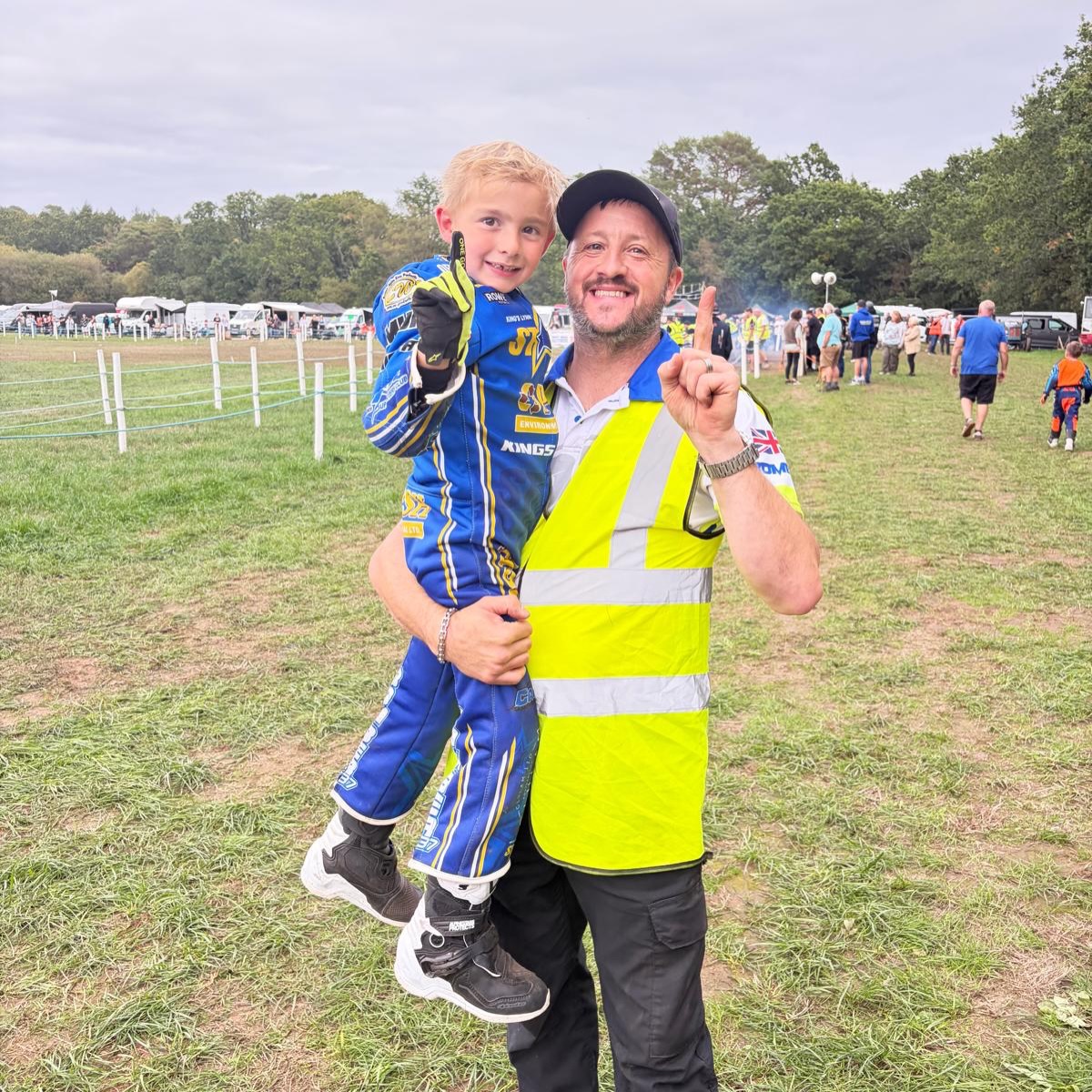Wow, what can I say! Cruz is British Champion🥇🏆
He raced his little heart out all day, picked himself up after having the tapes across his nose, and won his last 3 races to take the British E-Bike title!
Couldn’t be prouder of you mate. Keep being you and keep chasing those dreams 💙
Love you son x
#cruzharris #chrisbomberharris #speedway #zuzel #britishchamp