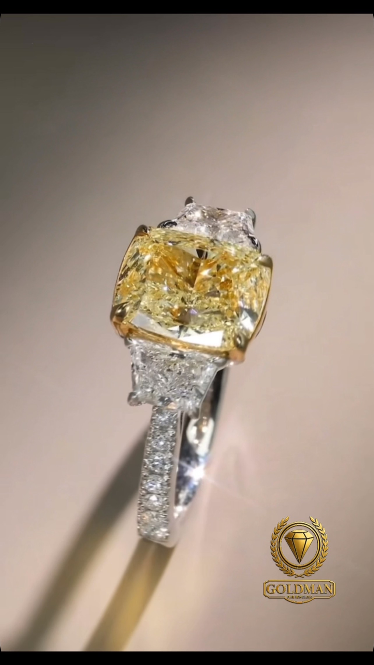 Naturally radiant ✨
A natural Fancy Light Yellow Diamond glows at the center of this Le Vian ring, surrounded by Vanilla Diamonds for a brilliant finish 💎
Made to catch the light. Impossible not to admire.
*Available at Goldman Fine Jewelers - Kenner, Louisiana*
*Your Authorized Dealer for Le Vian Jewelry*
#YellowDiamonds #HighJewelry #FineJewelry #LeVian #GoldmanJewelers KennerLA