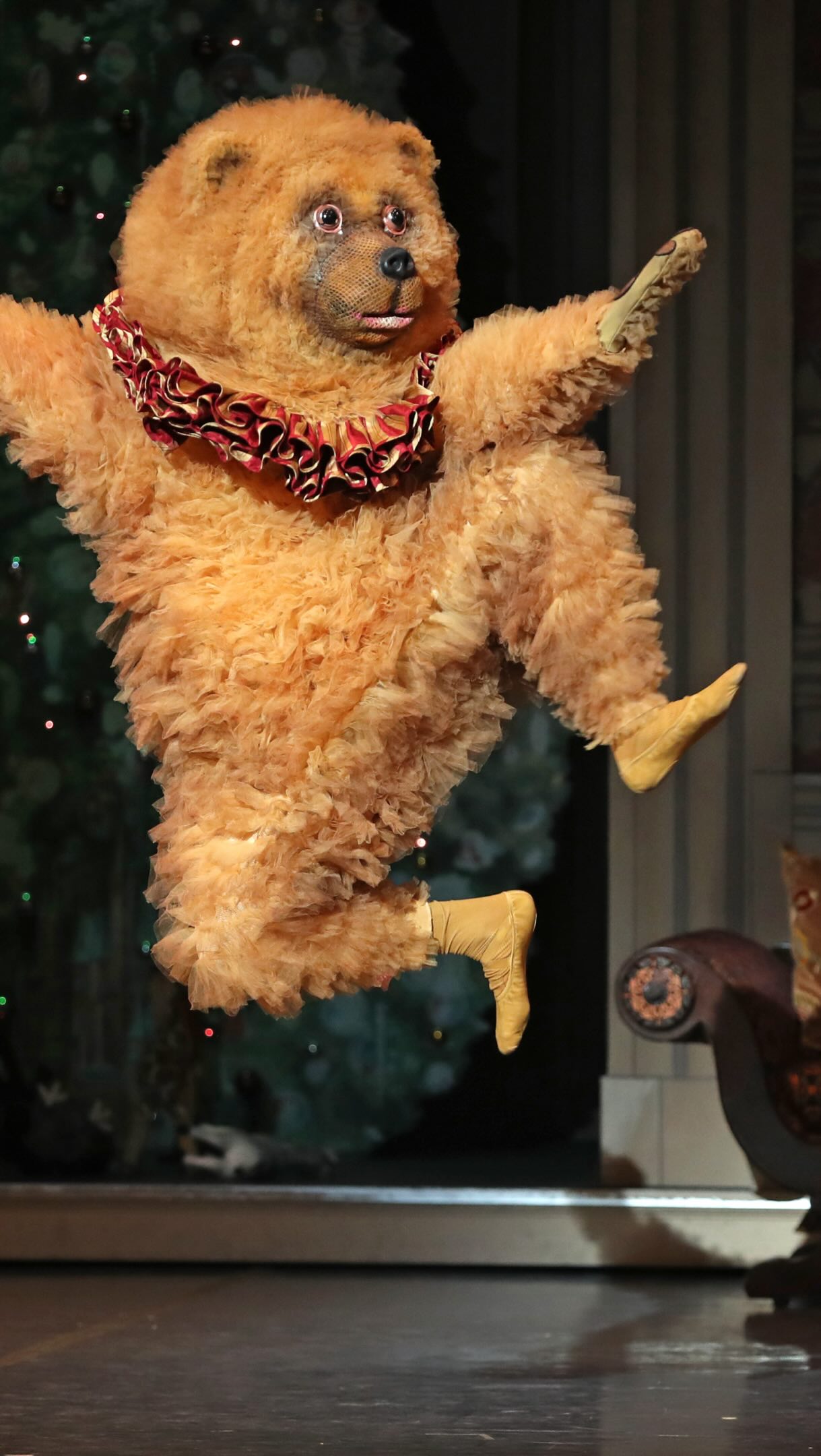 The Bear Dance from “The Nutcracker”, Boston Ballet
Dancer: @mikko_p_nissinen
#ballet #tchaikovsky #nutcracker #nutcrackerballet