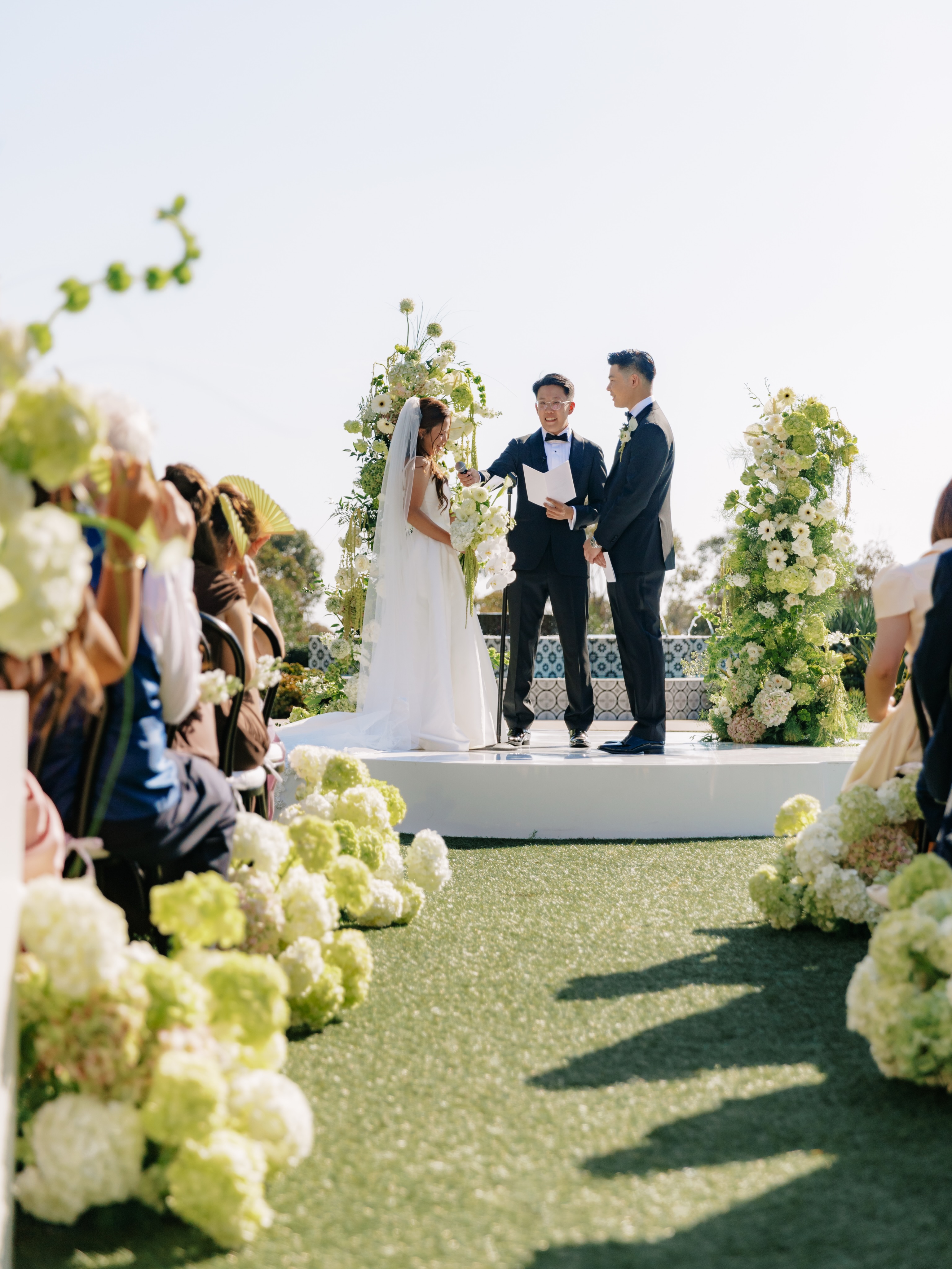 Let’s make it lush!
Venue: @parkhyattaviara_weddings
Planner: @whitelaceevent
Photographer: @_frankding
Video: @daeildale
Florist: @freshflowersociety
Rentals: @brighteventrentals
Rentals: @pinnacle_live
DJ: @yaromaka.dj
Magician: @magician_anto
Cellist: @marcchristian.cello