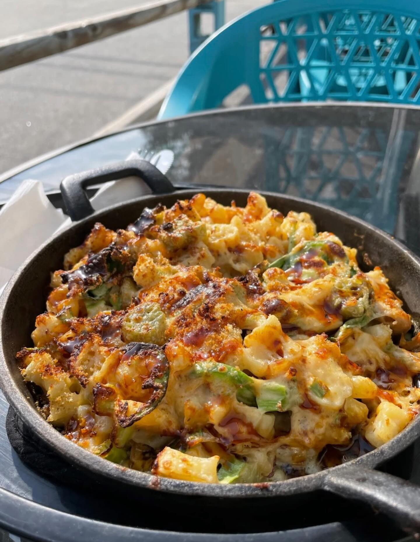 Happy Homecoming PSU! Our Panther Mac was created by PSU/Groovy Noodle alumni so you know it’s good!
6 cheese mac with panther paw noodles, pulled pork, green onion, spinach, & jalapenos topped with our Korean BBQ sauce 🐾
This weekend ONLY!