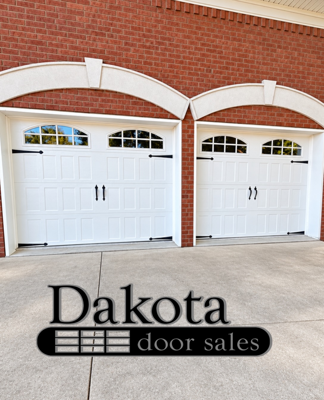 Timeless. Classic. Made to complement the home. 🤍
The arched window design ties in beautifully with the architecture above, while the crisp white finish and decorative hardware give these doors a look that will never go out of style.
A garage door can be more than functional it can complete the entire exterior.
Serving Estill Springs, Winchester, Jasper TN and surrounding • 931-635-DOOR (3667) • www.dakotadoor.com