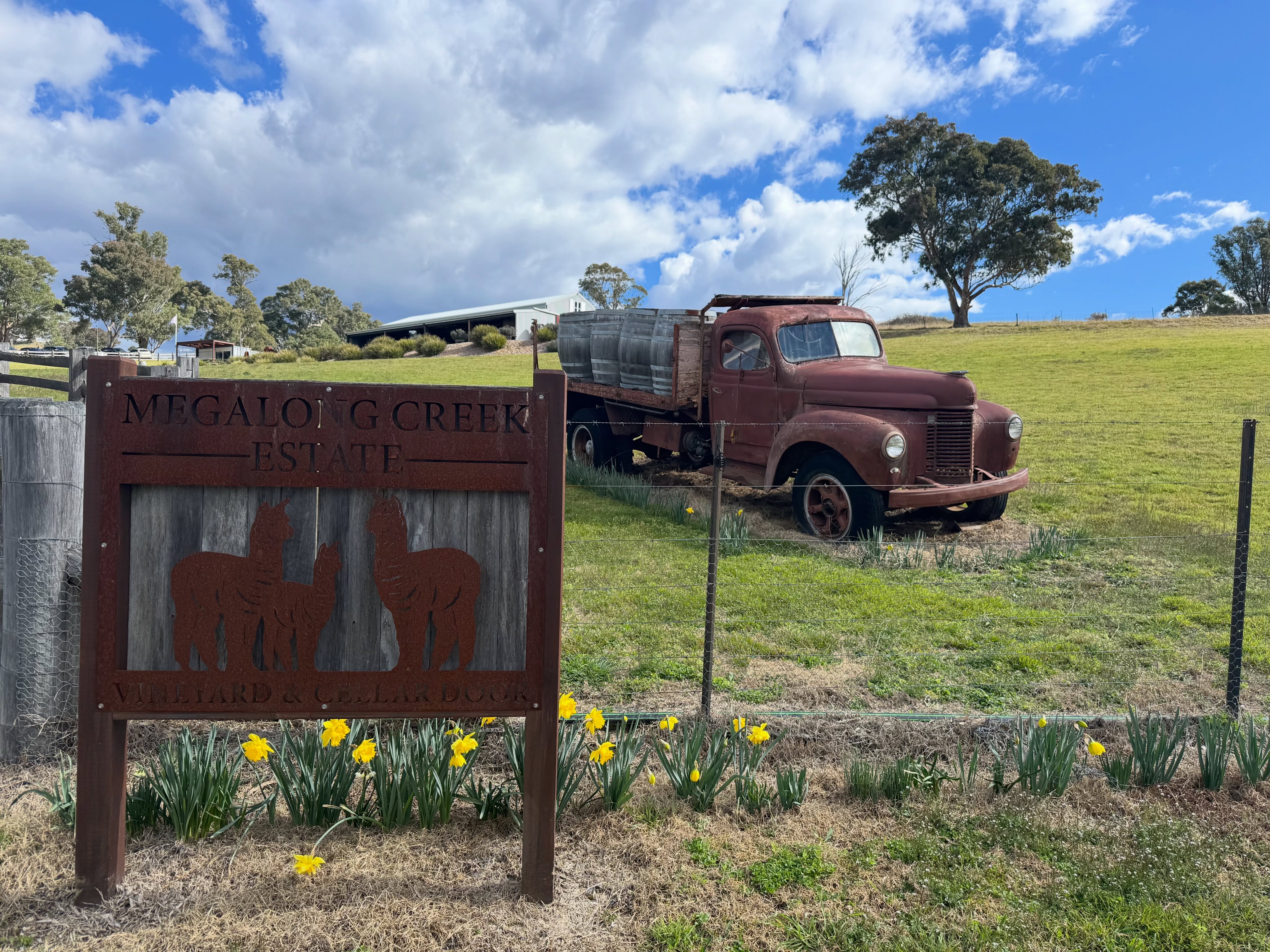 Long weekend Sunday plans? We’ve got you covered! 🍷🍝🎶☀️ Cellar Door Open 12-4pm.
Jump in the car, wind down the windows and take the scenic drive into the gorgeous Megalong Valley! ⛰️
Waiting for you at the other end…
🍷 Locally grown wines
🍝 Spaghetti Bolognese & Pesto Pasta lunch specials
🎶 Live music from the fabulous @jesskennedyofficial
😍 And some seriously spectacular views!
Bring your friends, bring the family, grab a bottle of wine and settle in for a cruisy Sunday afternoon in the valley. 🥂
Good food + local wine + live tunes + long weekend vibes = Sunday sorted! 🙌
See you in the Megalong Valley! 💚
#MegalongValley #LongWeekendVibes #SundaySession #BlueMountains #LiveMusic
