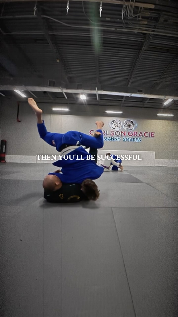 Every time you step on the mats, you have a chance to grow. 🥋
Some days you feel strong. Other days you learn patience. Keep showing up, trust the process, and enjoy the people who help you get better.
Grateful for this Jiu Jitsu family. Let’s roll to be happy!