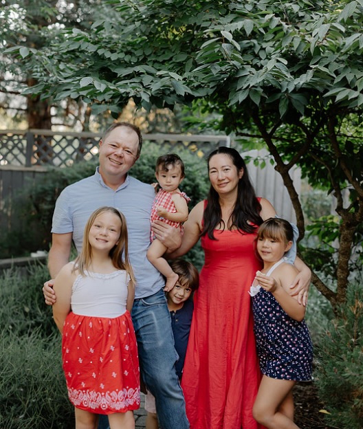 Love this fam bam! I have been photographing them for years now and watching their sweet family grow! That is one of the special perks about being a photographer is getting to grow with your families. Fun fact, Max is an author and he just wrote a new book if you’re interested it’s called “the house that eats the dead” by Max Doty….you can find it on Amazon, especially in spooky season. I thought it would be fun to share that information!