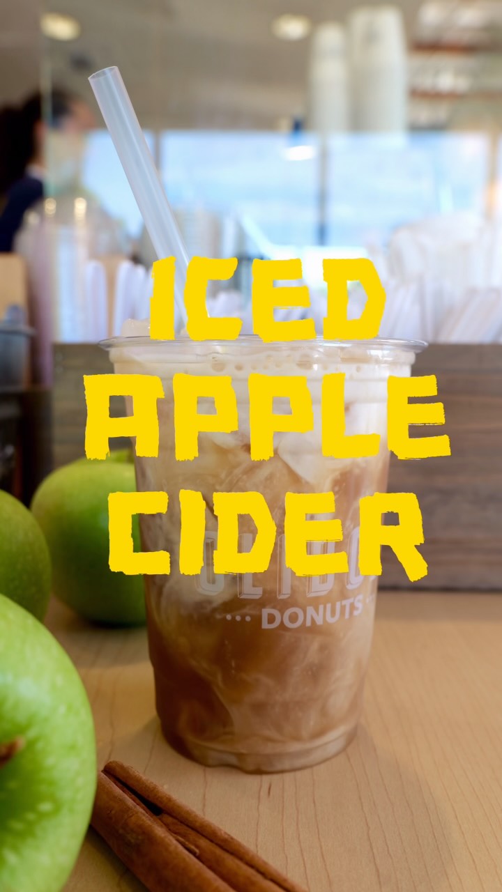 Giving Apple Cider à la mode.🍏🧊
Our house-made apple cider is spiced with cloves, cinnamon, allspice, and orange peel, then served hot or iced. Add a splash of half-and-half for that creamy apple pie à la mode vibe.
🌙🍩Doors open till 9pm.
#olibolidonuts #sourdough #donuts #applecider #thingstodoinorangecounty