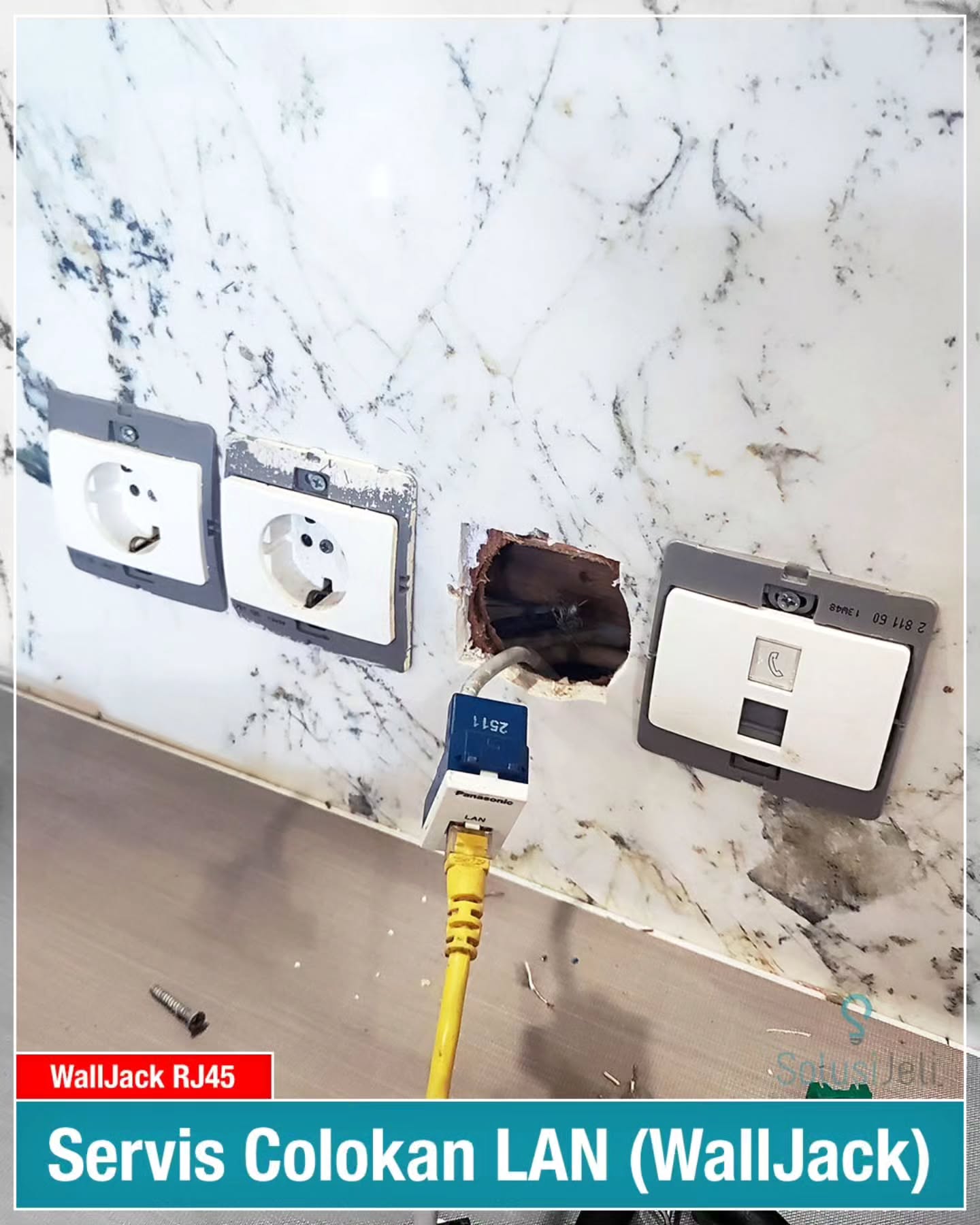 Klien mengalami kendala WiFi di villa miliknya. Sudah pakai mesh WiFi merk TP-Link Deco. Tapi katanya sangat lambat, putus-putus, bahkan CCTV juga kesulitan untuk terkoneksi. Minta untuk dicek, apakah ada yang salah, kurang alat, atau bagaimana.
Teknisi datang ke villa Klien di Vimala Hills, Ciawi, Bogor. Saat dicek, ternyata memang ada beberapa sumber masalah. Yaitu:
1. Jumlah alat yang mengcover area memang kurang.
2. Posisi penempatannya kurang ideal.
3. Koneksi antar nodes masih wireless padahal banyak rintangan dan jaraknya jauh
4. Kabel LAN tembok tersedia, tapi tidak berfungsi dengan baik.
Untuk tahap pertama ini, teknisi langsung rapikan dulu semua colokan kabel LAN. Pastikan semua berfungsi dengan baik.
Next kita akan tambahkan beberapa nodes lagi agar seluruh area tercover dengan baik.
#jasaservislan #jasapasangwalljackLAN #teknisijaringanpanggilan #tukangserviswifi #jasasettingmeshwifi