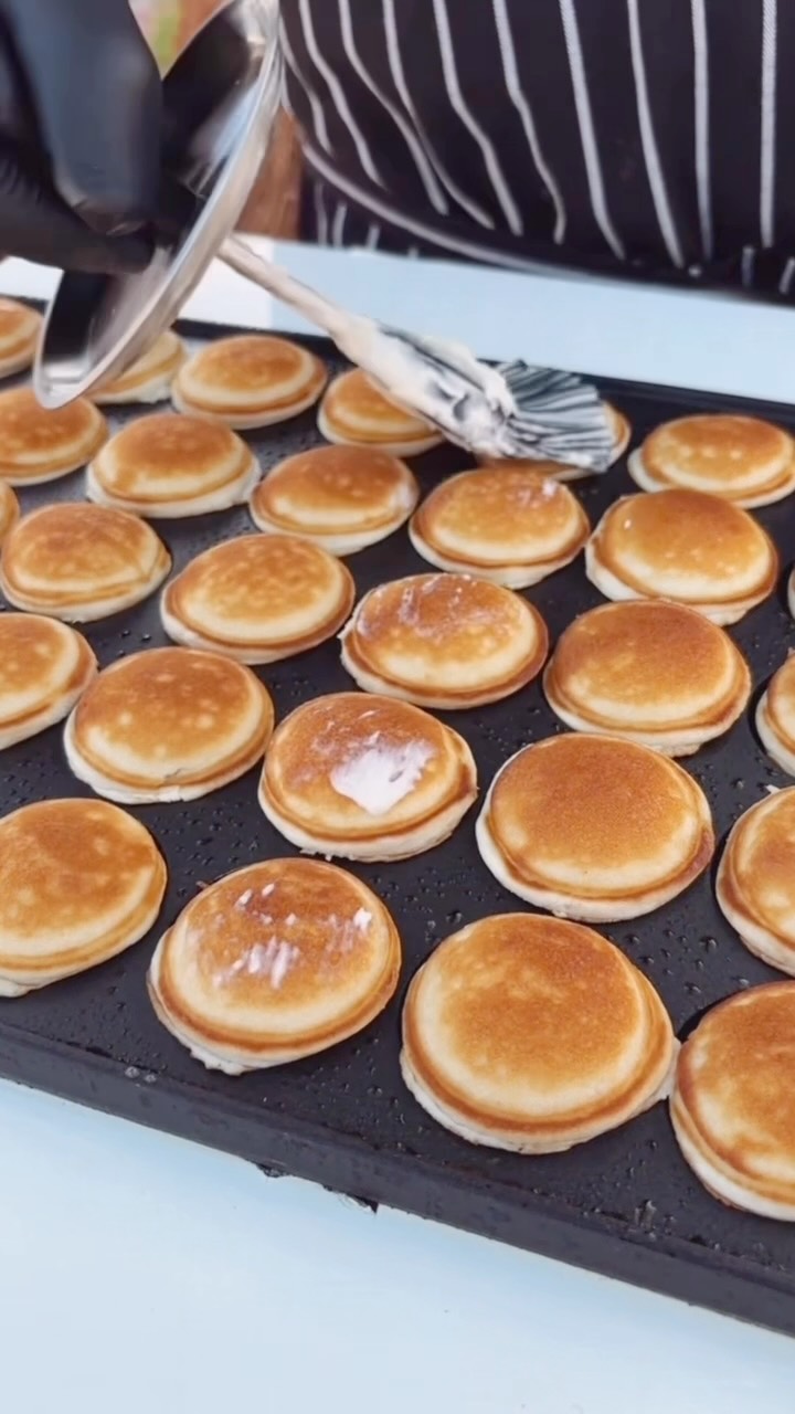 Melt-in-your-mouth good 🤤
#instagram #instagood #minipancakes #lafoodie #dessertvendor