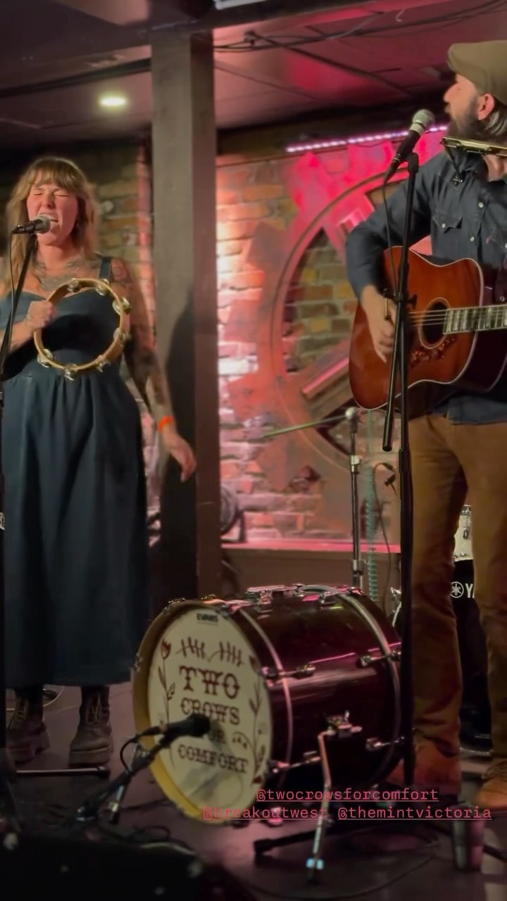 LIVE at @breakoutwest @twocrowsforcomfort