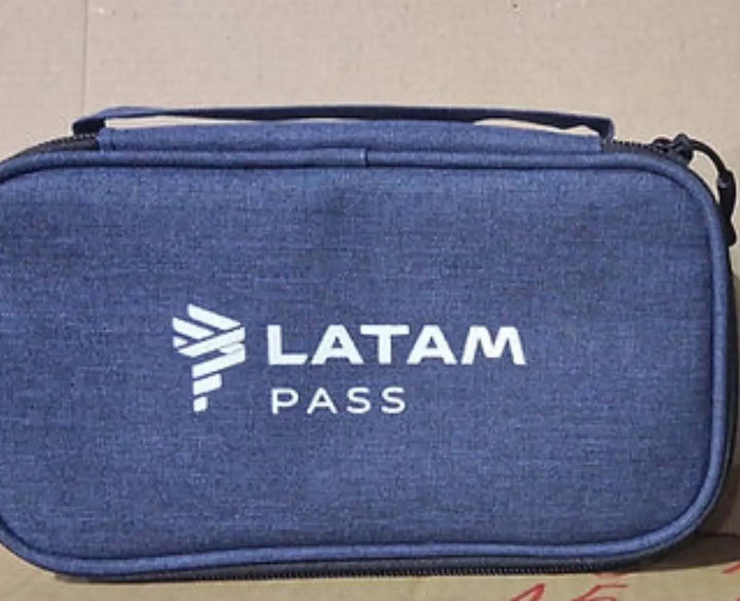 Estuche porta cables latam. ♡ the clash