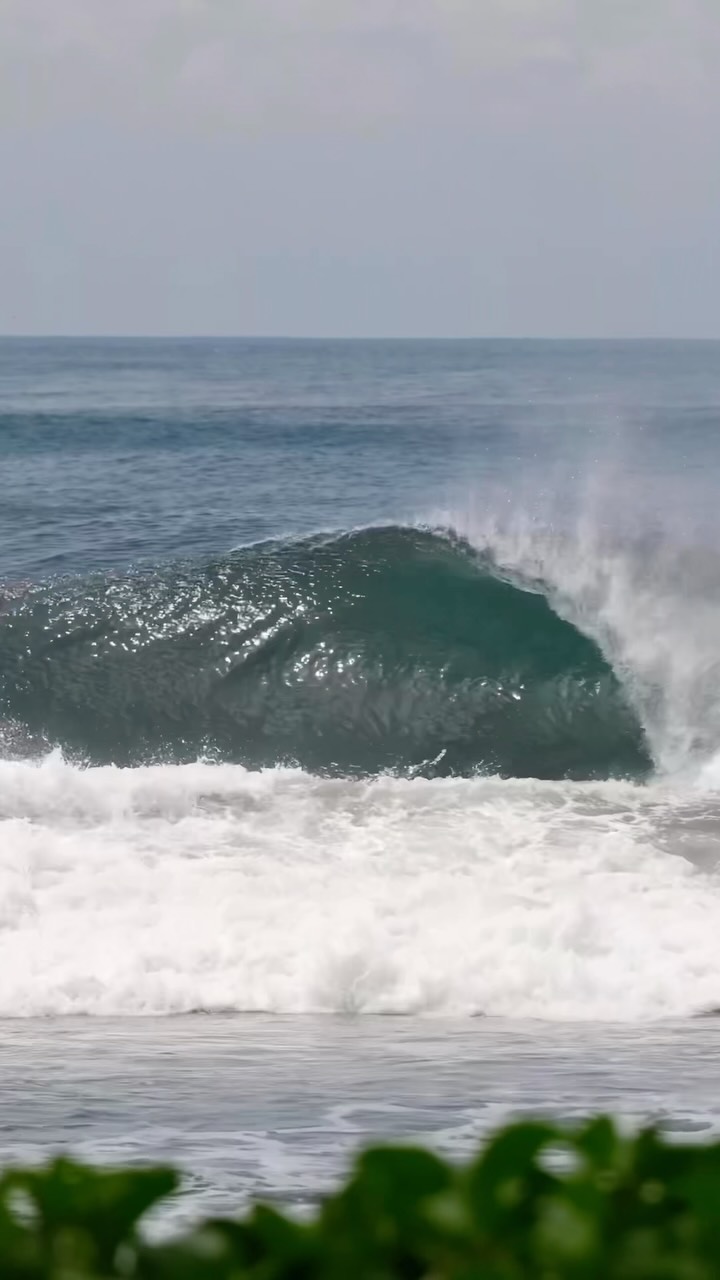 Rainy season ๐ฅ๐ด
.
.
.
๐ฅ @saulphotos99
.
.
.
#stayatthepeak #surfing #northnicapackage #naturephotography #nicaragua