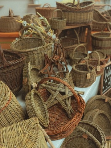 Introducing our Winter Brocante Exhibitors ✨
Lydia @lydiaswillowweaving 🤎
Handmade and carefully crafted in Somerset, Lydia creates beautiful baskets and gifts using locally grown Somerset willow ~ slow living at its best 🍂
Lydia will have a wonderful selection of her products at the Winter Brocante, perfect baskets for foraging and gathering, for flowers and home storage ~ you’ll find her stand in the Pavilion where you’ll be able to meet her this November 🍂
The Winter Brocante ✨
Friday & Saturday 13 - 14th November
Larmer Tree
Nr Salisbury
Artisan Makers | Slow Living | Brocante Home | Forage and Gather | Autumn Living