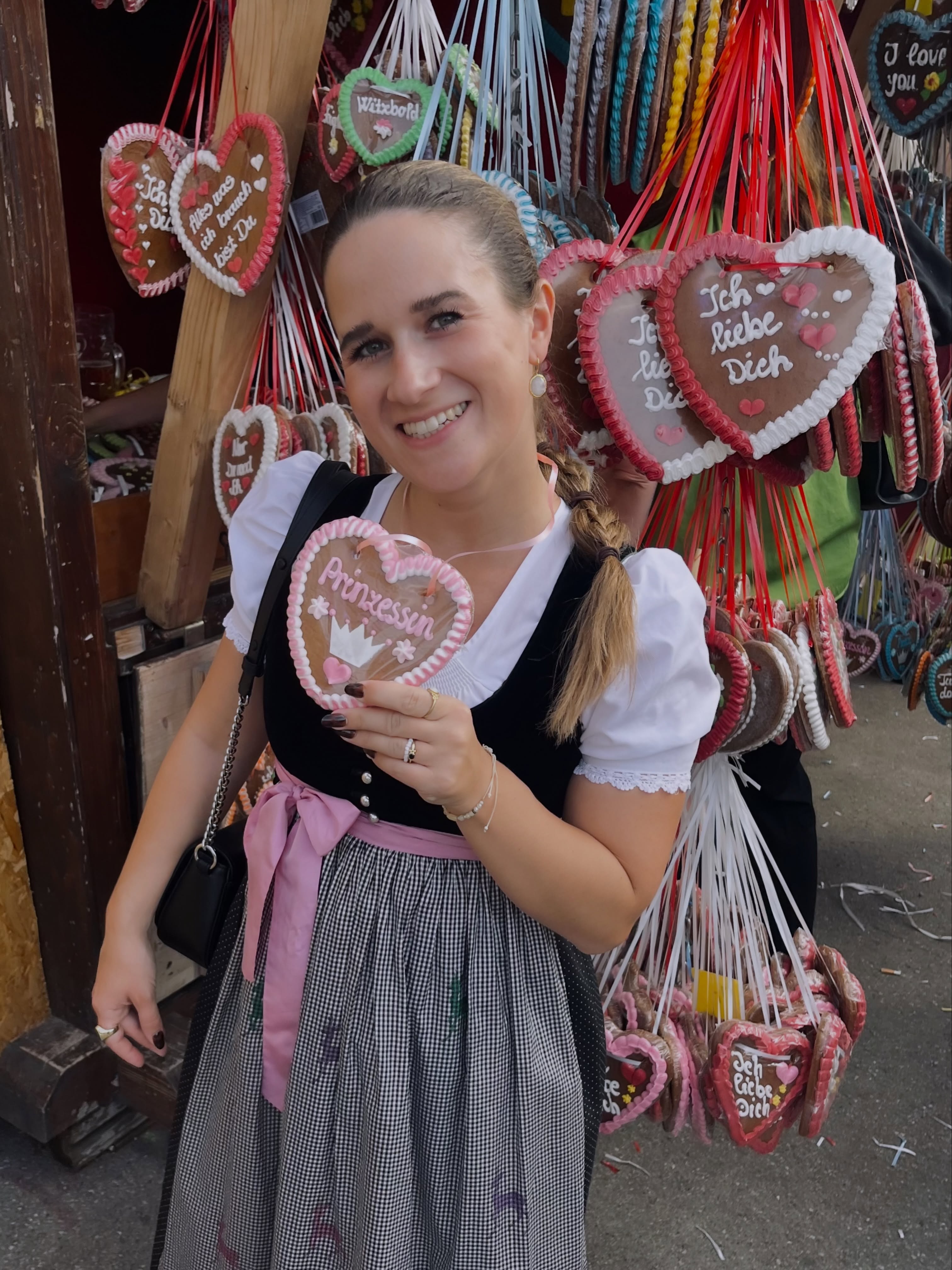 octobering hard 🥨🍺
#oktoberfest #wiesn #wiesn2026 #scheewars