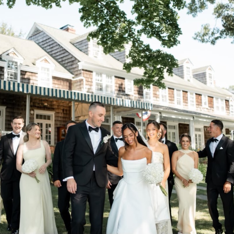 Fall in the Hamptons is quite literally the best season for a bride 🤍
Softer light, empty beaches, and a slower pace that lets you actually enjoy the process. Come find your dress in a space that feels calm, personal, and unhurried. #hamptonsbridal #hamptonsbride #nycwedding