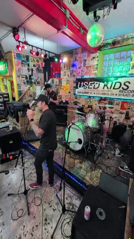 Coward KILLING IT at Used Kids Records in Columbus Ohio