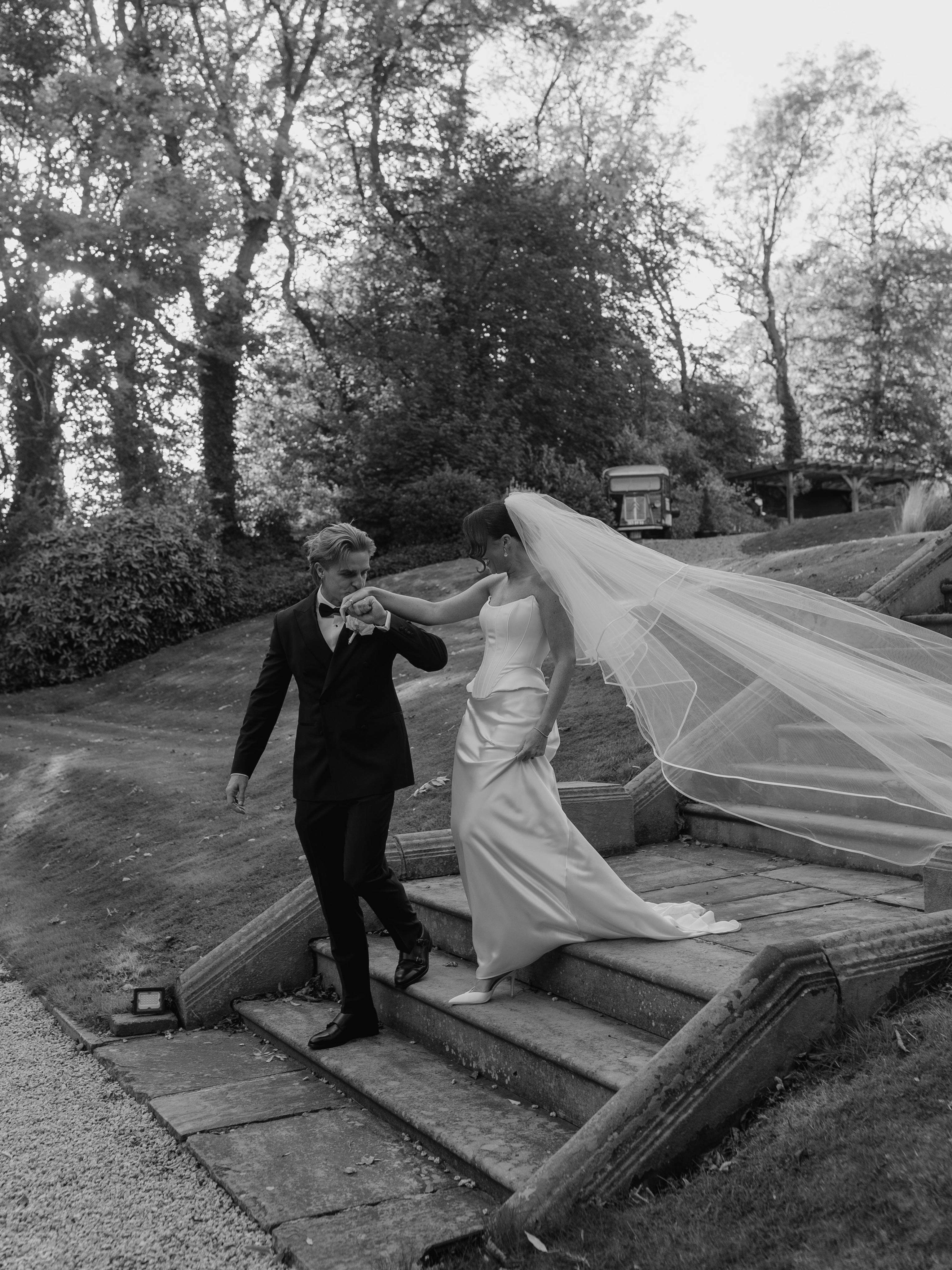 A beautiful autumn day at @hotelwoodlands for Mr & Mrs Higgins β¨
Espresso martinis, sax, lace, happy tears and lots of shots shots shots πΈ
Inquire now to check date availability π
Photographer: @oliviaamy_photographer
Content: @contentbylaurenc
MUA: @jessicaleymakeup
Hair: @_hairbygabe
Cake: @whipandwhiskcakery
Florist: @budfloralstudios
Singer: @kategracemusic__
Sax: @amber_sax_
Photobooth: @partypicsphotobooths