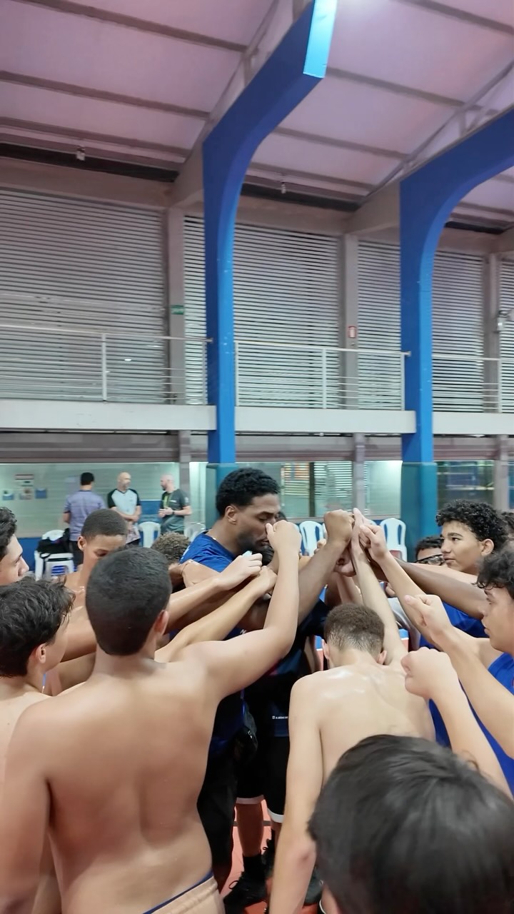 🏀 Um dia especial para o basquete em Goiânia!
A inauguração da quadra no Sesi Multiparque reuniu atletas das categorias Sub 11, Sub 13, Sub 15, Sub 17 e Adulto, além de famílias e toda a comunidade.
Treinamento, aprendizado, diversão e muito basquete!
Que esse evento tenha sido o primeiro de muitos momentos incrível neste espaço tão acolhedor!
#BasqueteGoiânia #Basquete #Goiânia #SesiMultiparque #BasqueteGoiano