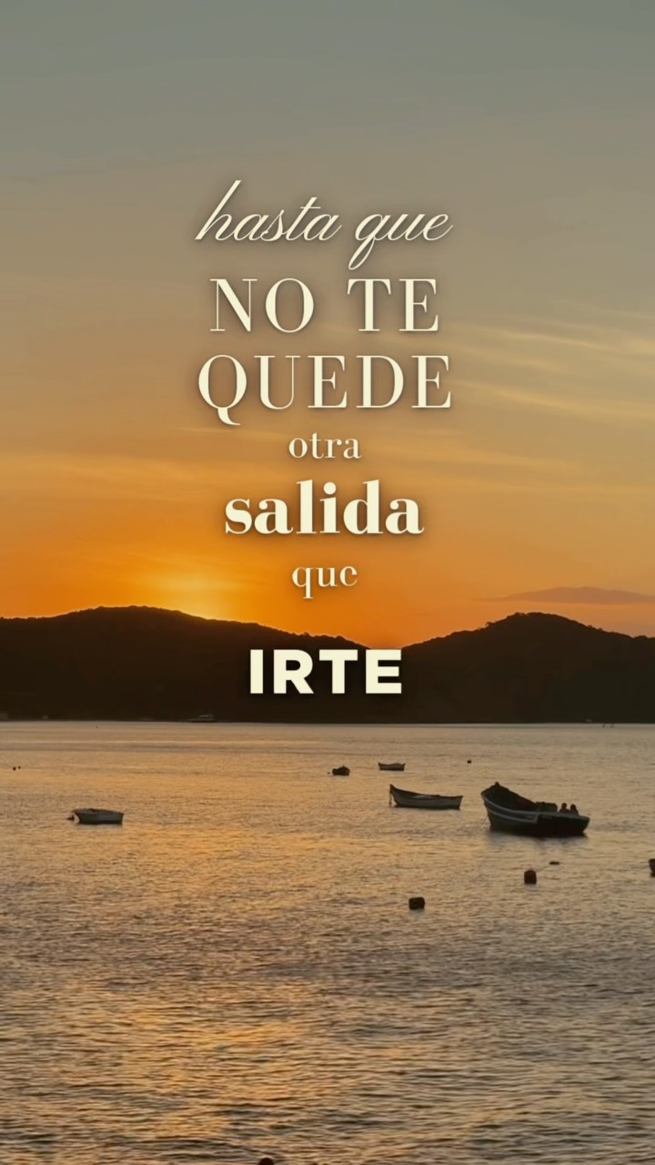 Hay lugares donde ya no cabes.
Personas que ya no te sostienen.
Rutinas que te apagan sin que te des cuenta.
Y el universo lo sabe antes que tú.
Por eso empieza a hacerte sentir incómoda ahí. A quitarte las ganas. A ponerte piedras en el camino.
El universo no te deja quedarte donde ya no eres tú.
Sígueme para más recordatorios como este 💜