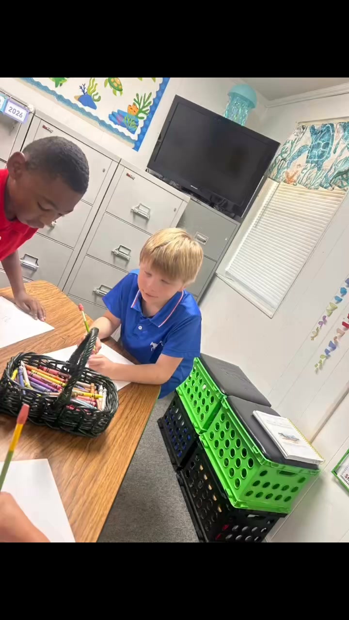 Our TLC students in Mrs. Ardis’s classes have been busy learning through fun, hands-on activities!Last week in ELA 2, students read the poem Pets, drew pictures of their favorite pets, and competed in an opposite-word puzzle. In ELA 4, students played a fun game to practice using the dictionary.
Last week in Science class, students learned how architects make structures stronger and more stable using arches, columns, domes, and triangles. They put their knowledge to the test with a STEM challenge—building structures with toothpicks and marshmallows! While their marshmallow homes didn’t quite withstand the “storm,” the students had a great time building, learning, and, of course, enjoying a few marshmallows along the way!