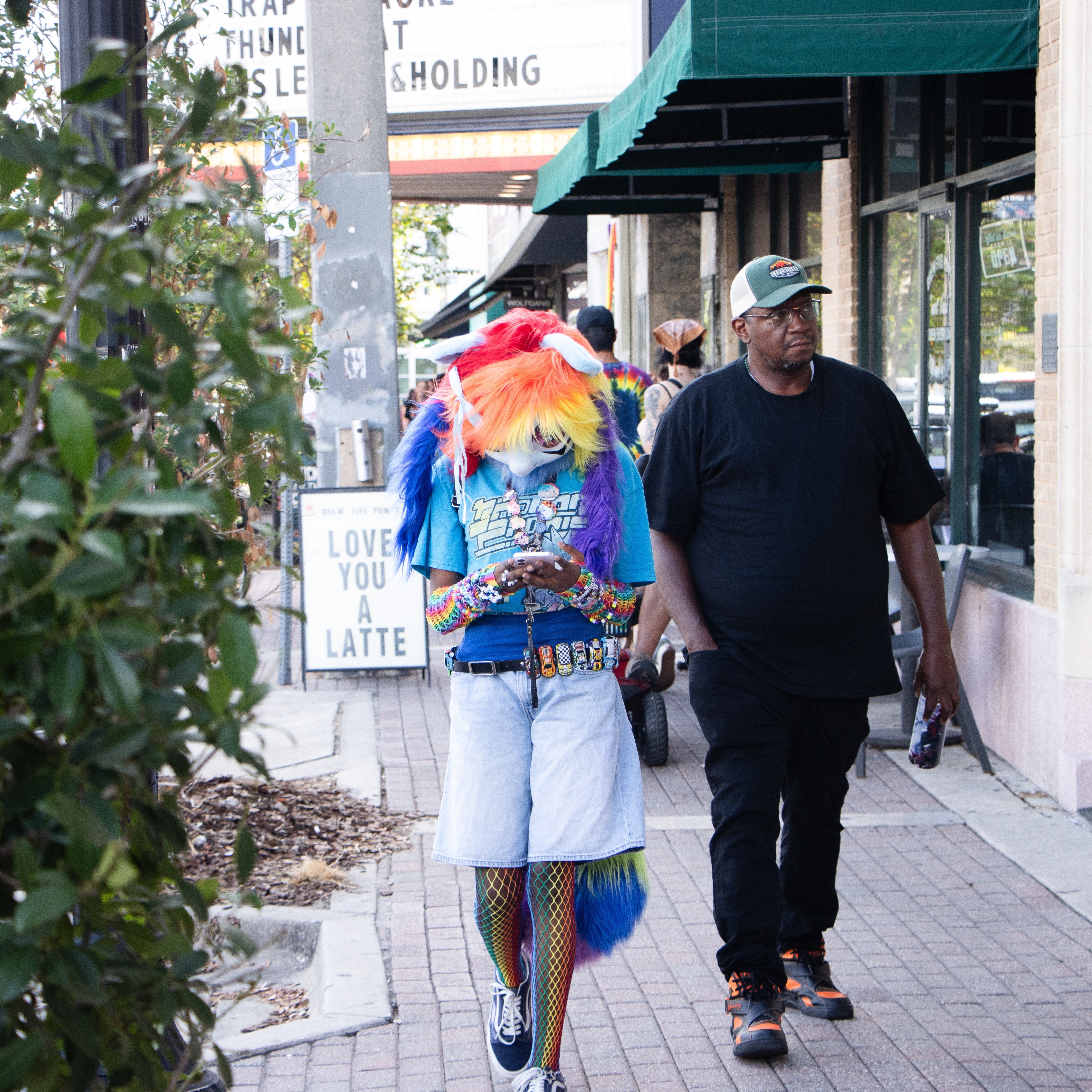 More post-Jax River City Pride shots. Thanks for letting me take you photo. Stay blessed.😊❤️
#jaxrivercitypride #loveislove #riversideavondale #jacksonvilleflorida #streetphotography