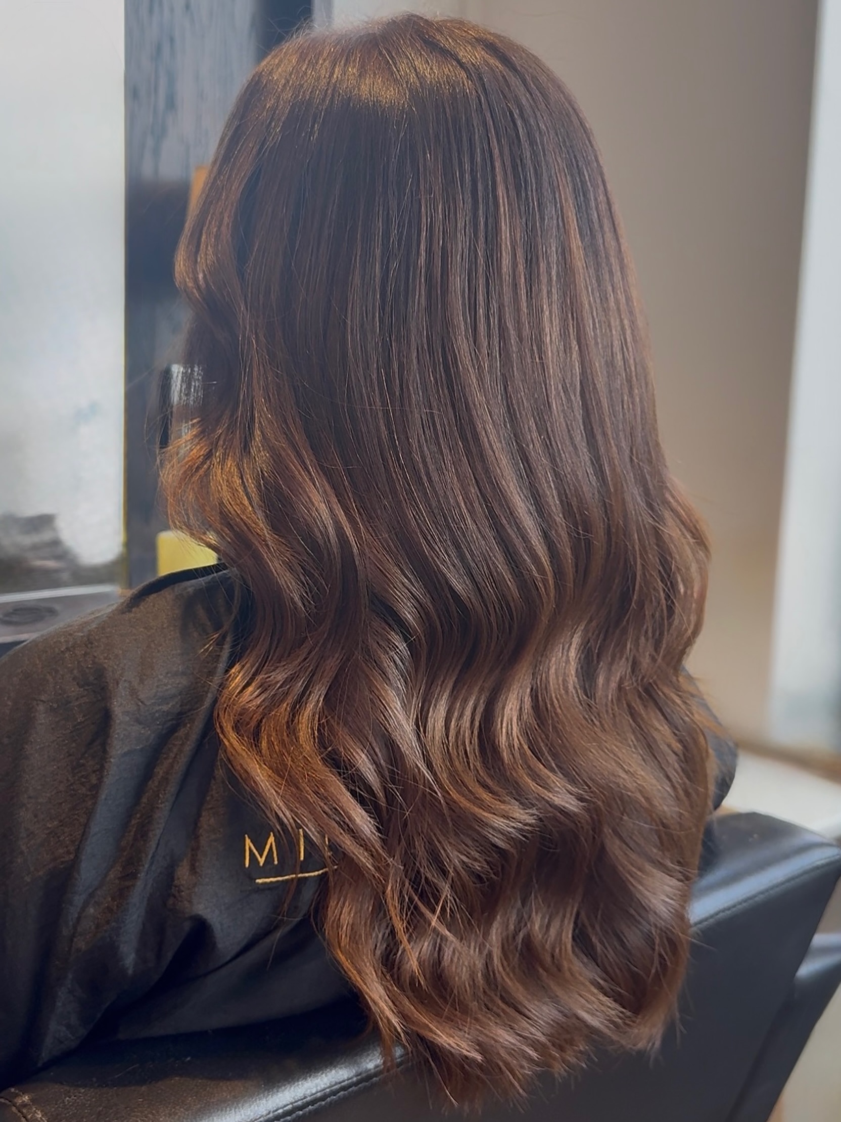 The Monday ritual ✨ A fresh blow-dry, a little luxury, and the perfect start to the week.
By Izy 🤍
#blowdry #hairgoals #monday #surreysalon #hair