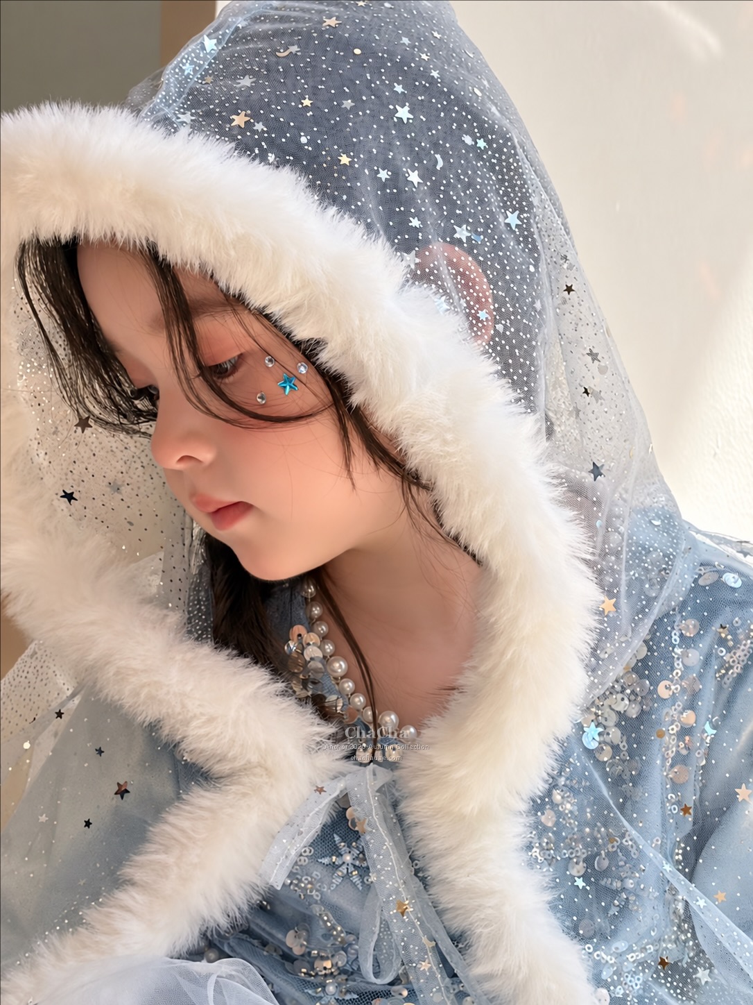 Bedazzling in blue. ❄️💎
For the little girl with a whole world of dreams.
A castle on her skirt,
a sparkle in her eyes,
and a fairytale all her own. 🤍
متألّقة بالأزرق ❄️💎
لصغيرة تحمل عالمًا من الأحلام.
قصر على تنورتها،
وبريق في عينيها،
وحكاية خيالية تخصّها وحدها. 🤍
#Bedazzling #girldress #mychachamoment