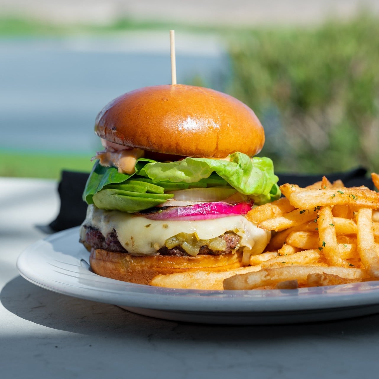 Lunch is served. Southwest heat, stacked high. 🔥
Half-pound Angus patty, green chilies, and melted jalapeño jack, layered with bibb lettuce, tomato, and red onion, finished with chipotle aioli on a toasted brioche bun. 🍔🌶️🧀 Crispy fries on the side. Patio weather required. ☀️🍟
Stop in for lunch today!
#golf #lasvegasgolf #desertgolf #lvpaiutegolf