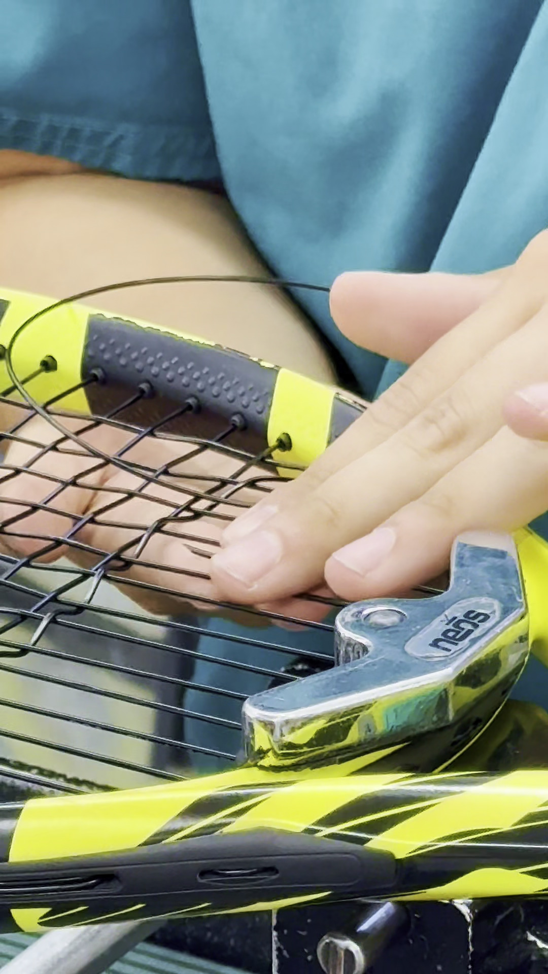 pull. clamp. weave. repeat.
the crew keeps the frames moving. your String Eight card keeps the count.
after eight restrings, the string on your ninth is on us. labor still charged. natural gut excluded.