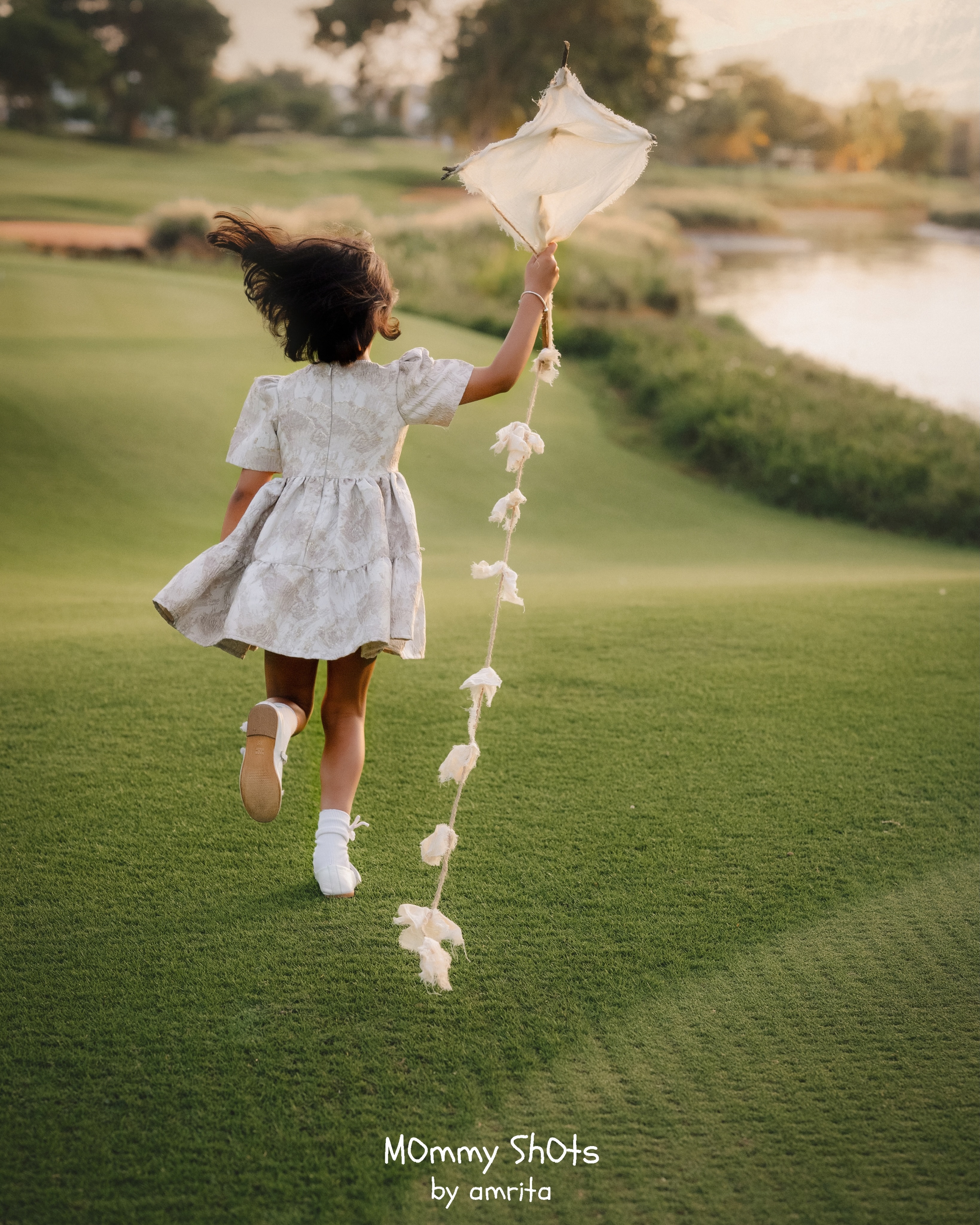 Kids chasing sunsets, and me chasing the perfect shot. It doesn’t get much better than this 🫶🏼
Outdoor photoshoot | Golden hour photography | family photography
#mommyshotsbyamrita #familyphotography #nostalgia