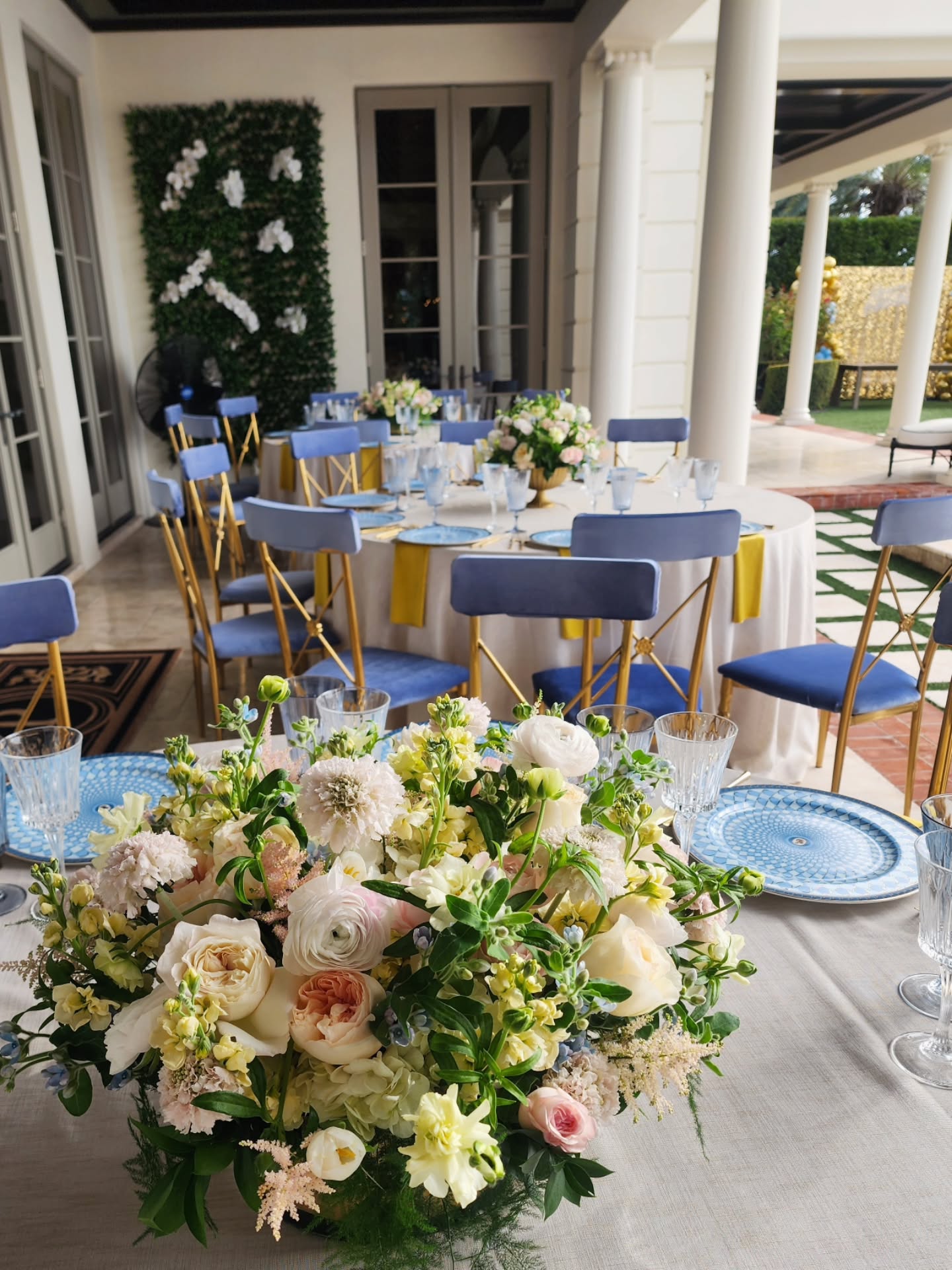 ✨ A birthday celebration at home, but make it unforgettable! ✨
This private birthday party decoration brought luxury and elegance to every detail — from the glamorous gold balloon staircase and luxury gold backdrop to the elegant floral centerpiece overlooking a beautiful canal view. 🎈✨🌸
We love creating custom birthday decorations, luxury balloon designs, backdrops, and event decor that transform a private home into a beautiful celebration space.
📍 Serving South Florida — Miami, Broward, Fort Lauderdale & Palm Beach
Planning a special birthday at home?
Let DreamARK create the perfect look for your celebration. ✨
☎️ 954-990-4519
📧 DreamARKevents@gmail.com
#BirthdayDecoration #LuxuryBalloonDecor #CustomEventDecor #SouthFloridaEvents #FortLauderdaleEvents