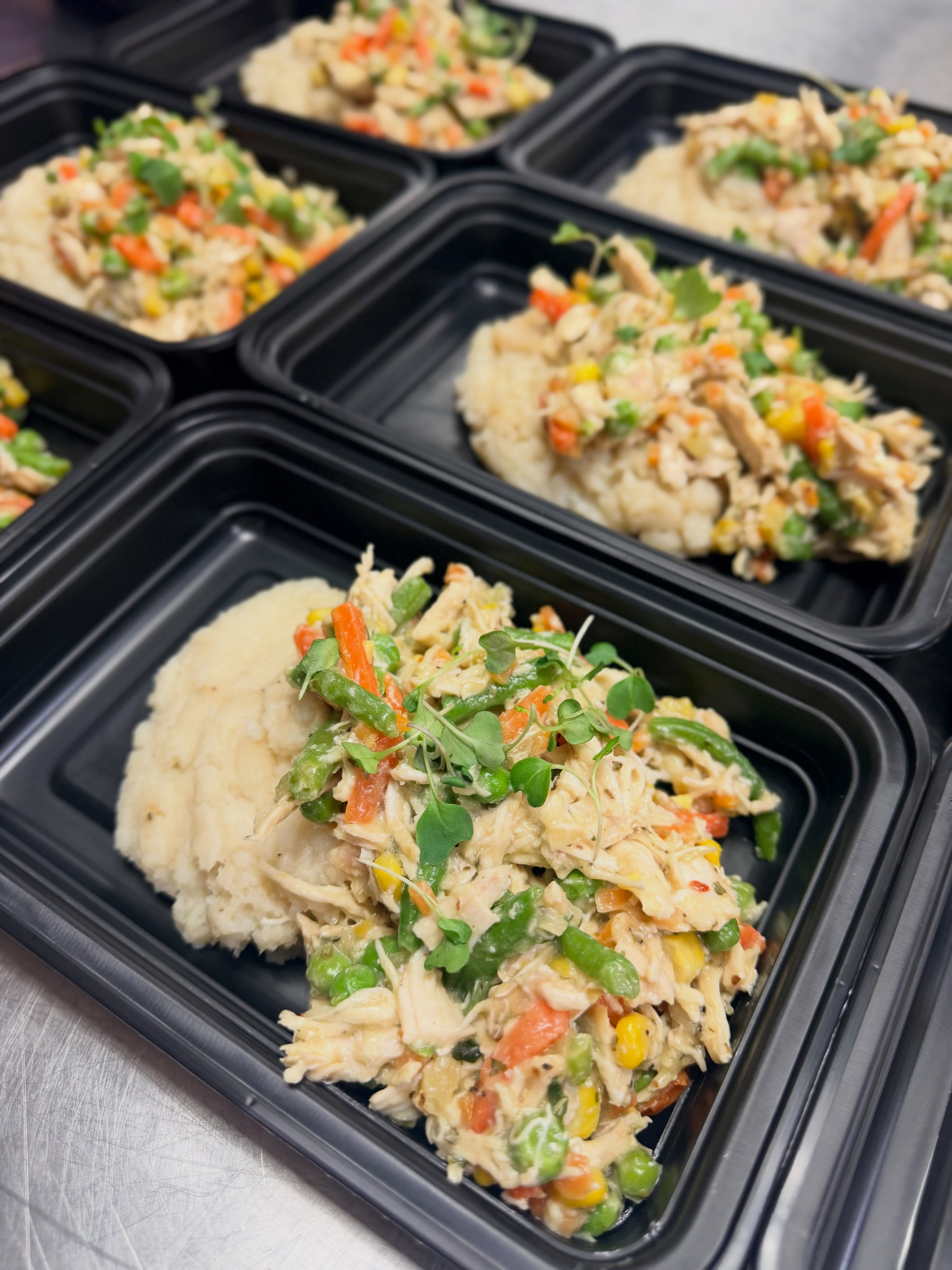 Local meal prep, made easy! 💚 Fresh meals prepared in Leesburg, VA and delivered straight to you for the week. Our menu changes every 2 weeks, so there’s always something new! 🍽️
Nutri Muscle Meals.com you relax, we prep. 💪🏼🥗
NEW MENU LOADING SOON!
Chicken Pot Pie Cauliflower Power Bowl 📸