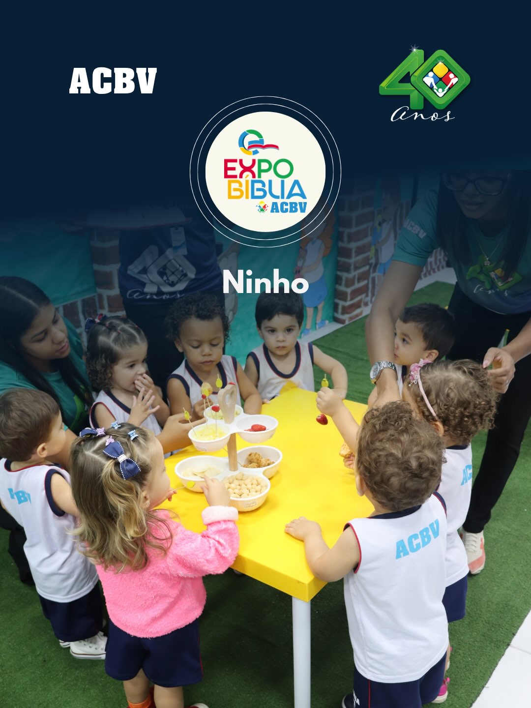 Acreditamos que toda a verdade é a verdade de Deus e que a investigação científica é uma forma maravilhosa de contemplar a Sua sabedoria e poder. Com esse propósito, nossos alunos do Ninho realizaram a Expobíblia, um projeto especial que une o aprendizado da Ciência à revelação da Fé! 🔬📖
Na ExpoBíblia, as crianças foram incentivadas a explorar as maravilhas da criação, relacionando cada descoberta aos princípios e relatos das Escrituras Sagradas. O resultado foi uma feira cheia de curiosidade, criatividade e rico aprendizado acadêmico.
#acbv #40anosACBV #academiacrita