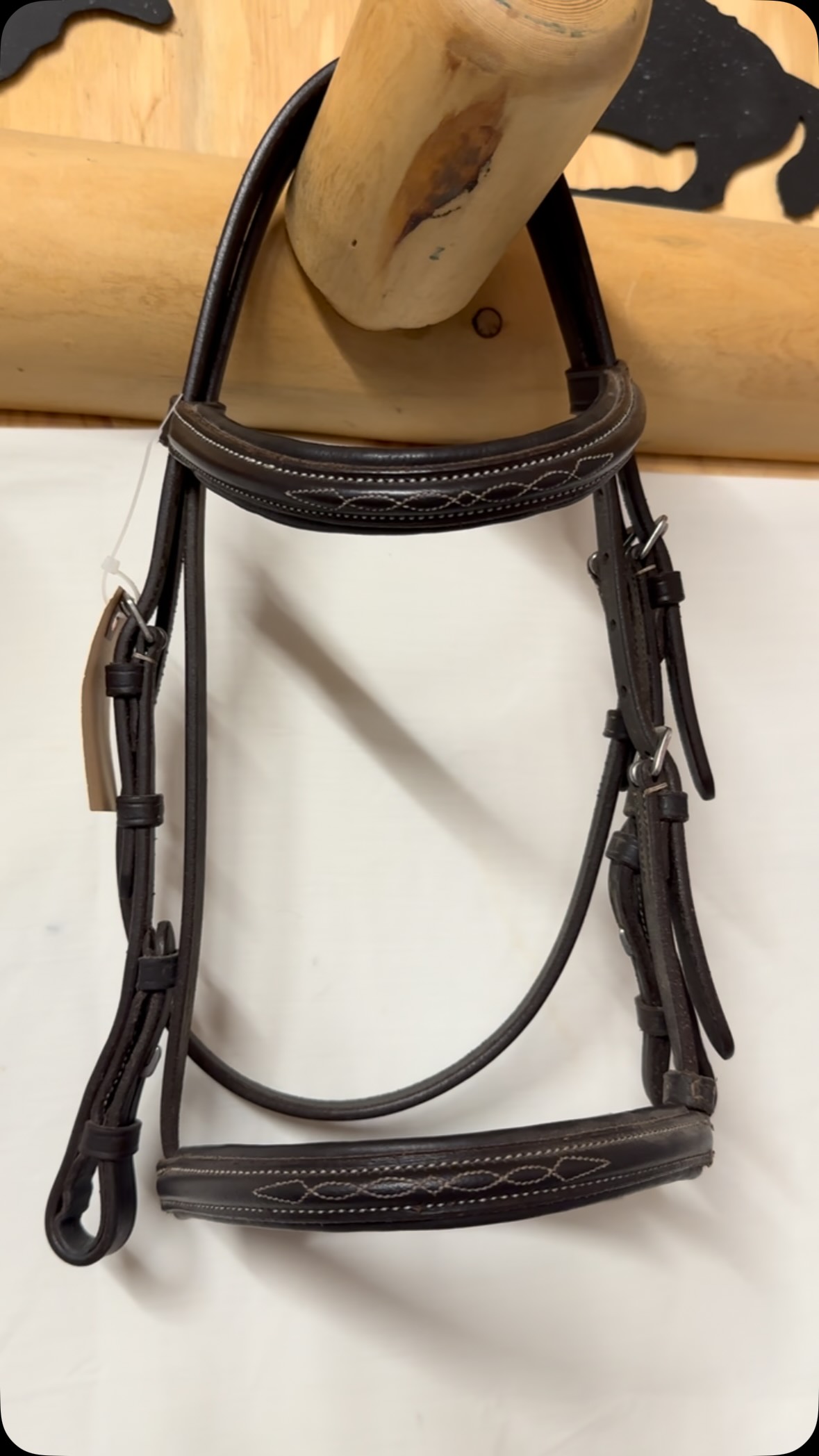 Mini Pony Tack & Blankets
•small pony bridle - made by Bobby's English Tack $85
•driving bits
•sleezy & leg straps
•coolers, flysheets, rainsheets, stable blankets & winter blankets
•3 piece driving harness (harness, headstall & reins/bit)