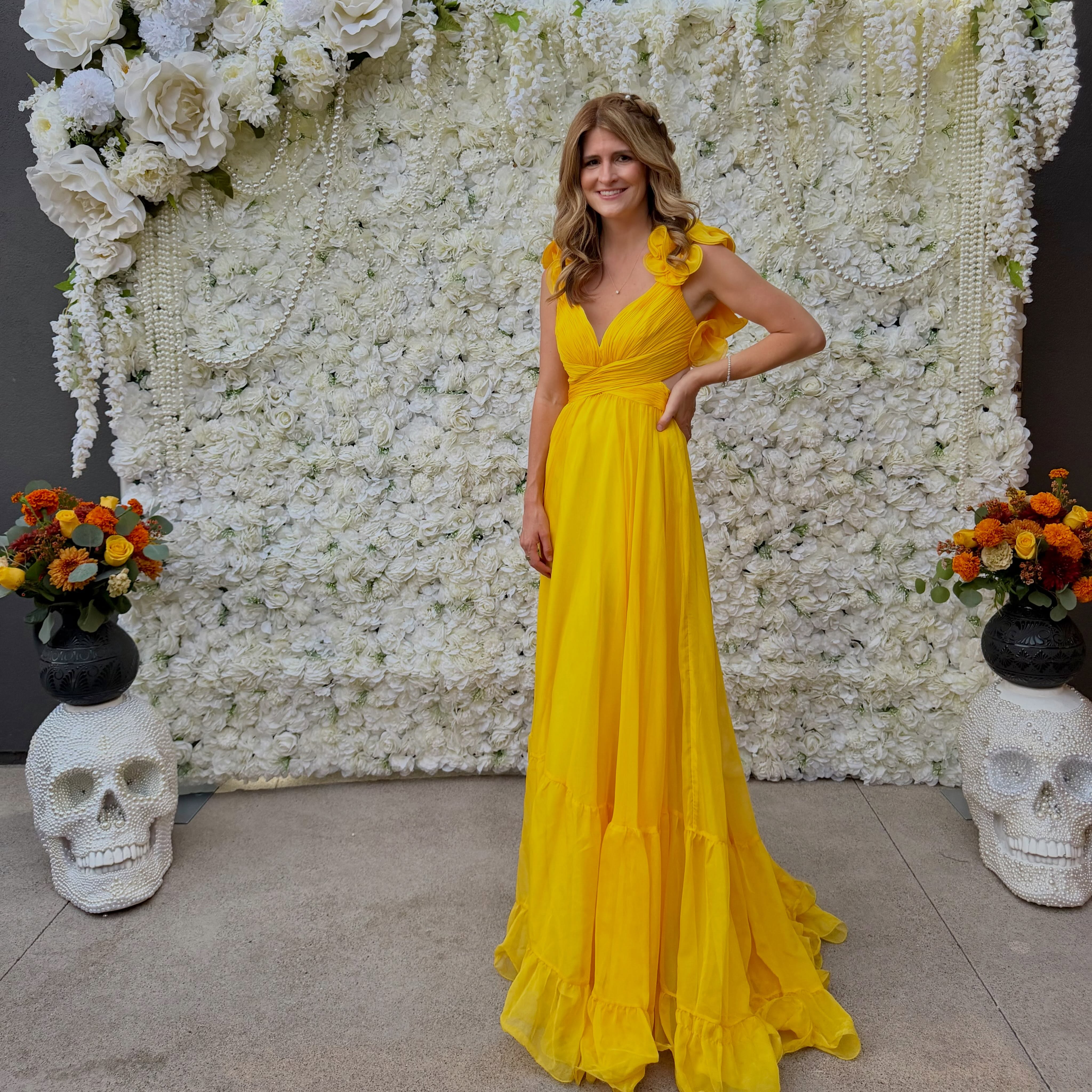 I was honored to sponsor and attend this year’s Casa de la Familia Gala (@casadelafamilia ). Casa de la Familia has spent 30 years helping victims become survivors by providing trauma-informed, culturally sensitive care to underserved communities.
A special thank you to my beautiful friends who joined me and also supported this cause. It meant so much to share the evening with women who show up, give back, and believe in the importance of community and compassion.