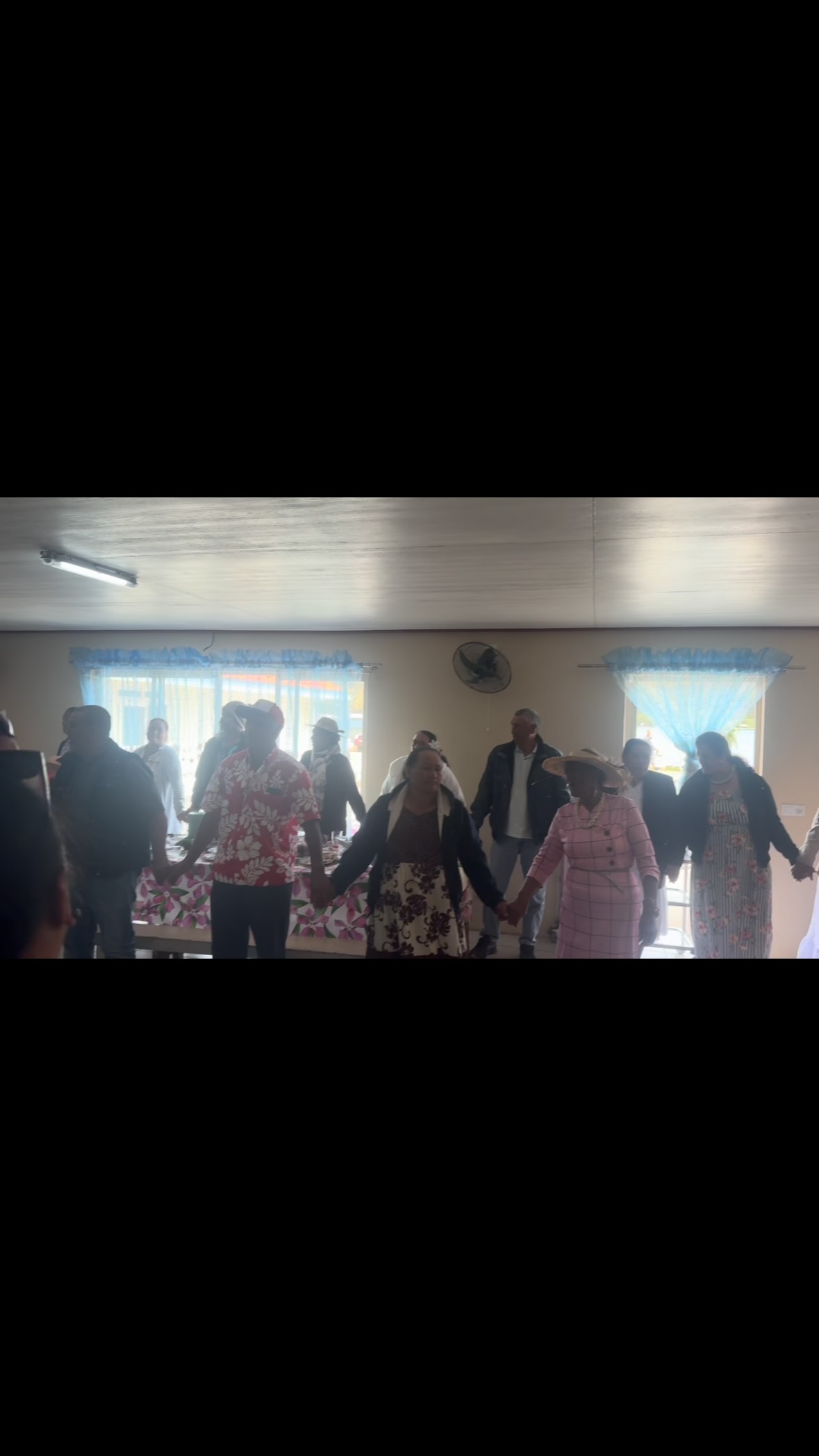 We were quite overwhelmed by our send off from Rapa yesterday
Started with Sunday church service followed by a huge communal feast
We sailed at 1600 - very well fed
SOUND ON