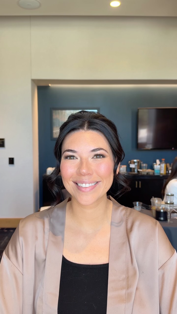 Love seeing my past brides again! A moment for the anti-blush happening here #antiblush #pittsburghmakeupartist #jaxmakeupartist #jacksonvillemua