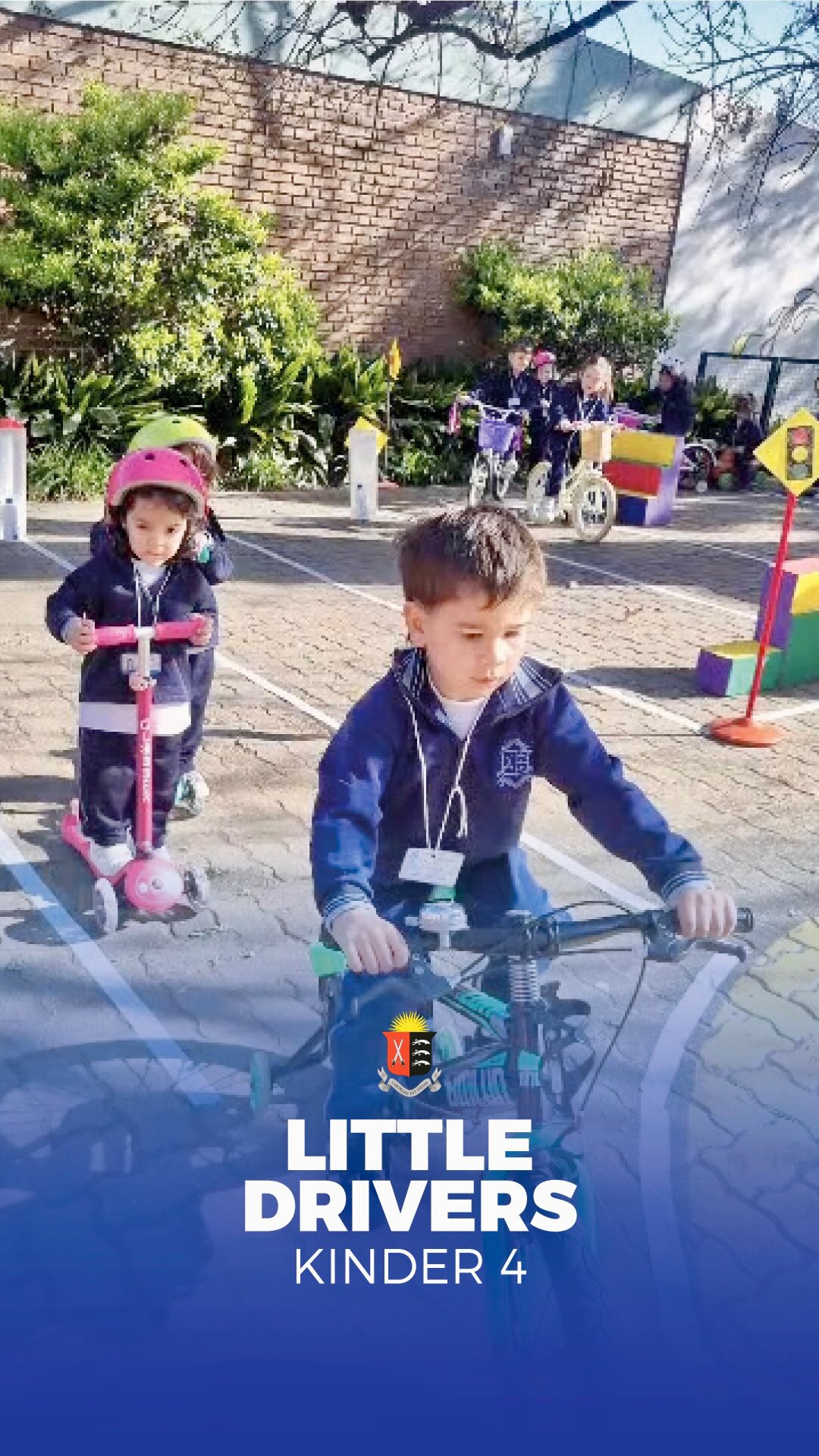 🚦🚙We became little drivers to end our unit on transport. 🚘✨
We drove through a driving circuit, put our road safety knowledge into practice and even got our very own driving licences! 🪪🚦
We had so much fun learning through play! 👏
-—————
🚦🚙 ¡Nos convertimos en pequeños conductores para poner el broche final a nuestra unidad sobre los medios de transporte! 🚘✨
Recorrimos un circuito de conducción, pusimos en práctica todo lo que habíamos aprendido sobre seguridad vial ¡y hasta conseguimos nuestro propio carnet de conducir! 🪪🚦
¡Nos lo pasamos genial aprendiendo a través del juego! 👏
#StHildas #Kinder #Jardin #Transport #Transporte