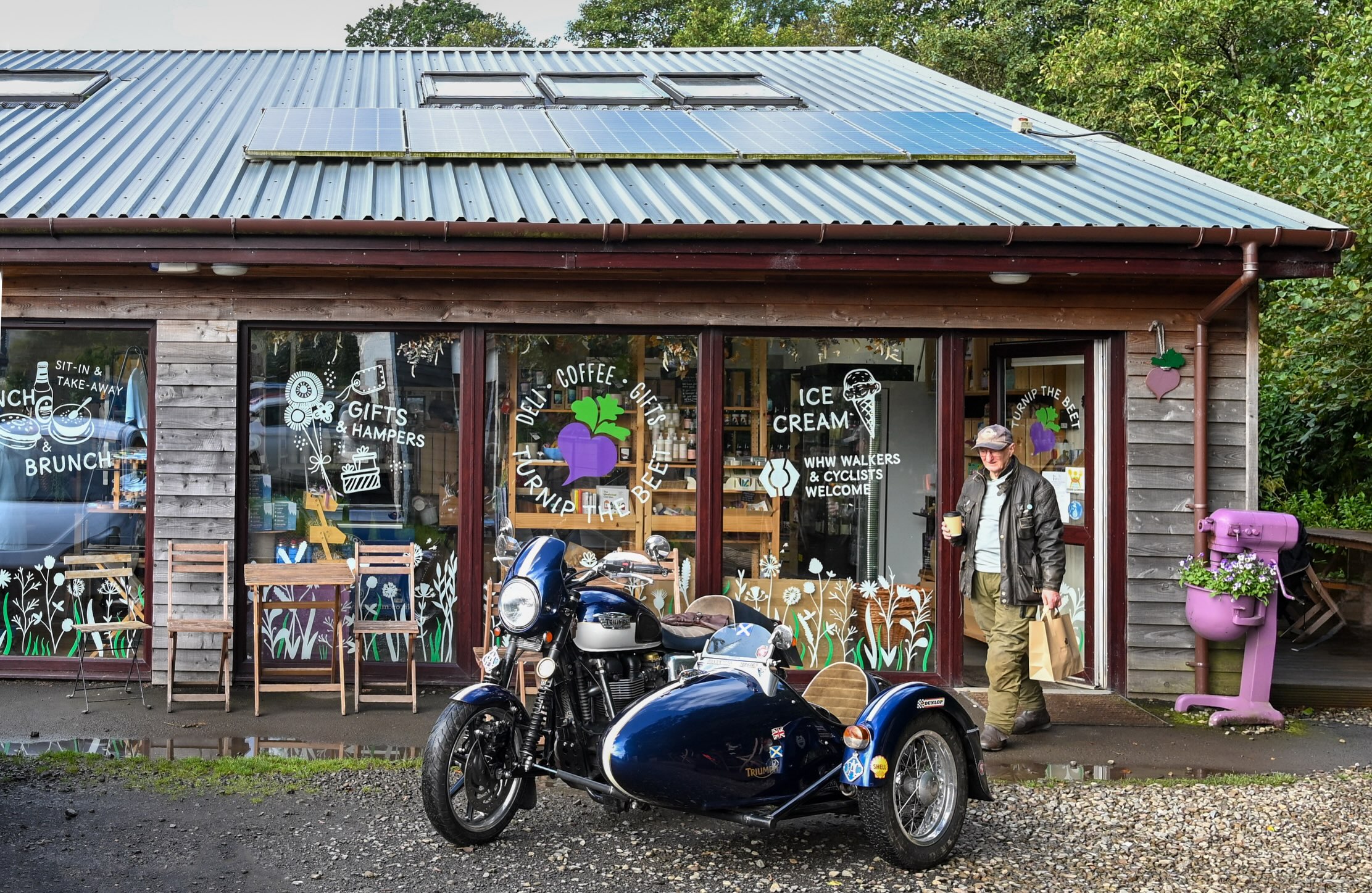 🥯 Fuel your next adventure at Turnip the Beet! ☕
From delicious deli treats and fresh coffee to local gifts, hampers and homemade delights — there’s something for everyone. Motorists, cyclists, walkers and four-legged friends are always welcome! 🚲🐾
#TurnipTheBeet #Deli #CoffeeStop #Adventures #Gifts