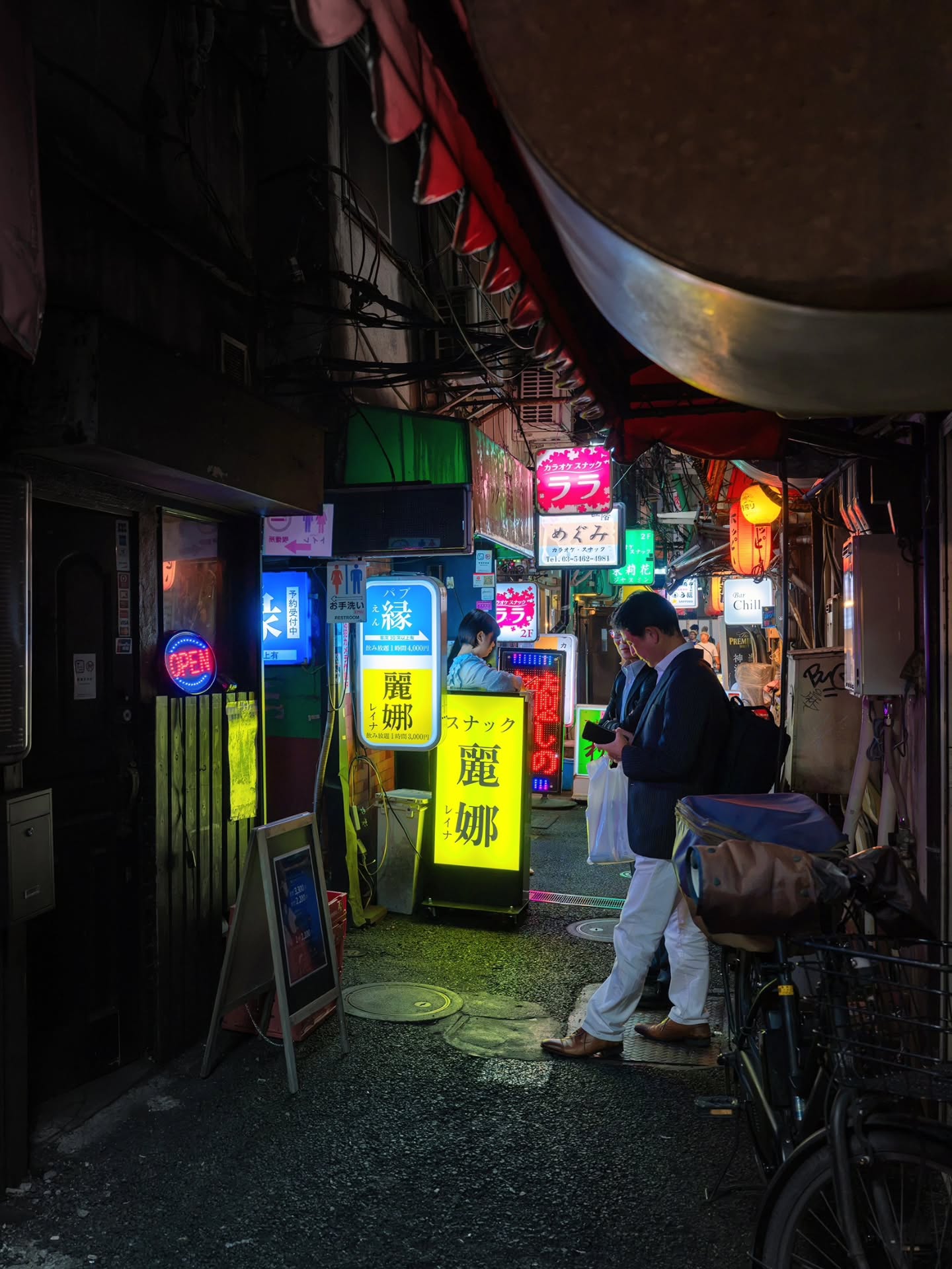 TOKYO NIGHT STREET
#streetphotography
#streetphotographer
#fujifilmgfx
#gfx
#gfx100rf