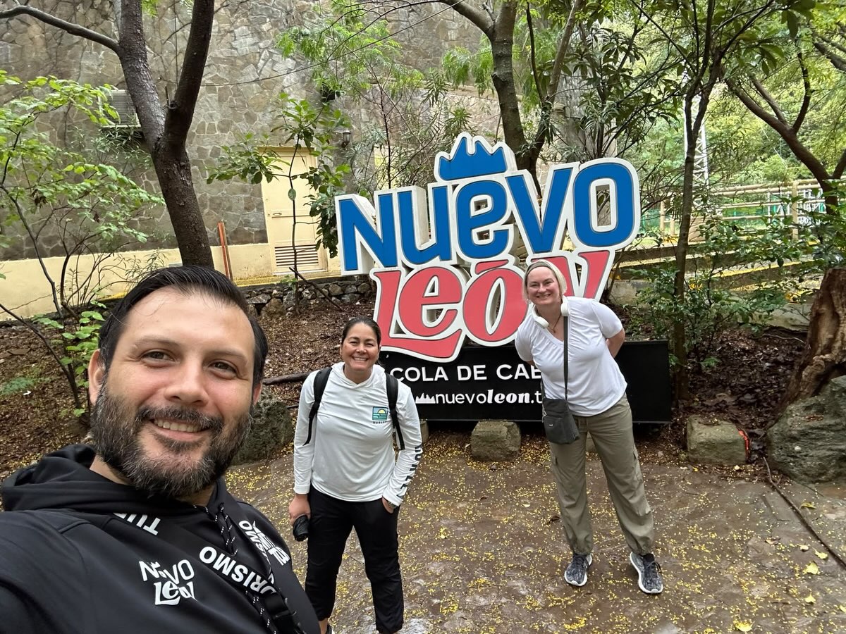 Hermosos paisajes del tour nocturno a Santiago pueblo mágico y cascada Cola de Caballo. SITIO WEB: https://www.monterreytour.com/cola