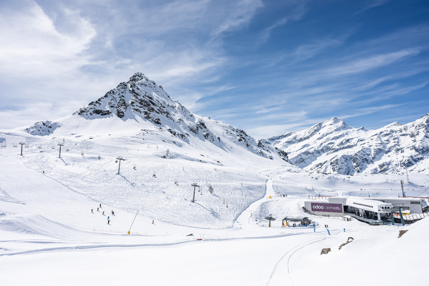 One need. One app.
One campaign across Europe.
Odoo is a B2B software brand. So why put it on a ski slope?
Because their customers are there.
Founders, managers and decision-makers, in the few weeks a year when they finally step away from the business long enough to think about it.
So together, we took Odoo across Europe's ski resorts.
From lift access areas to mountain infrastructure, the same clear message appeared again and again throughout the ski day.
One platform for the entire business, shown to the people who run one.
Great B2B campaigns don't need to shout. They just need to be where the decisions are made.
Let's take your brand across the Alps this winter.