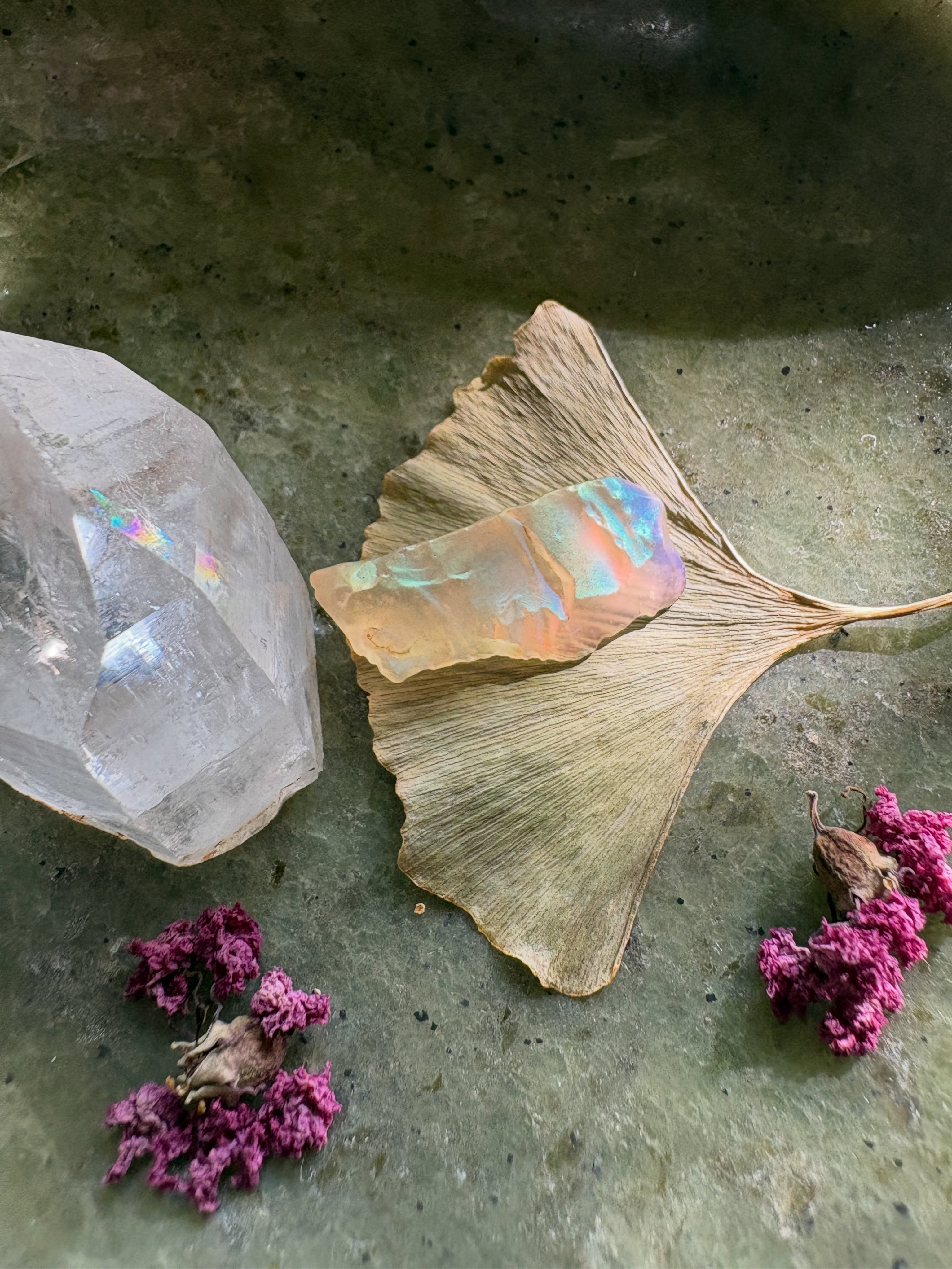 The divine union of light and matter gives birth to color. 🌈
What does your heart see…?
With love and blessings for this day,
Doni
#innerlight #shaman #crystalhealingenergy