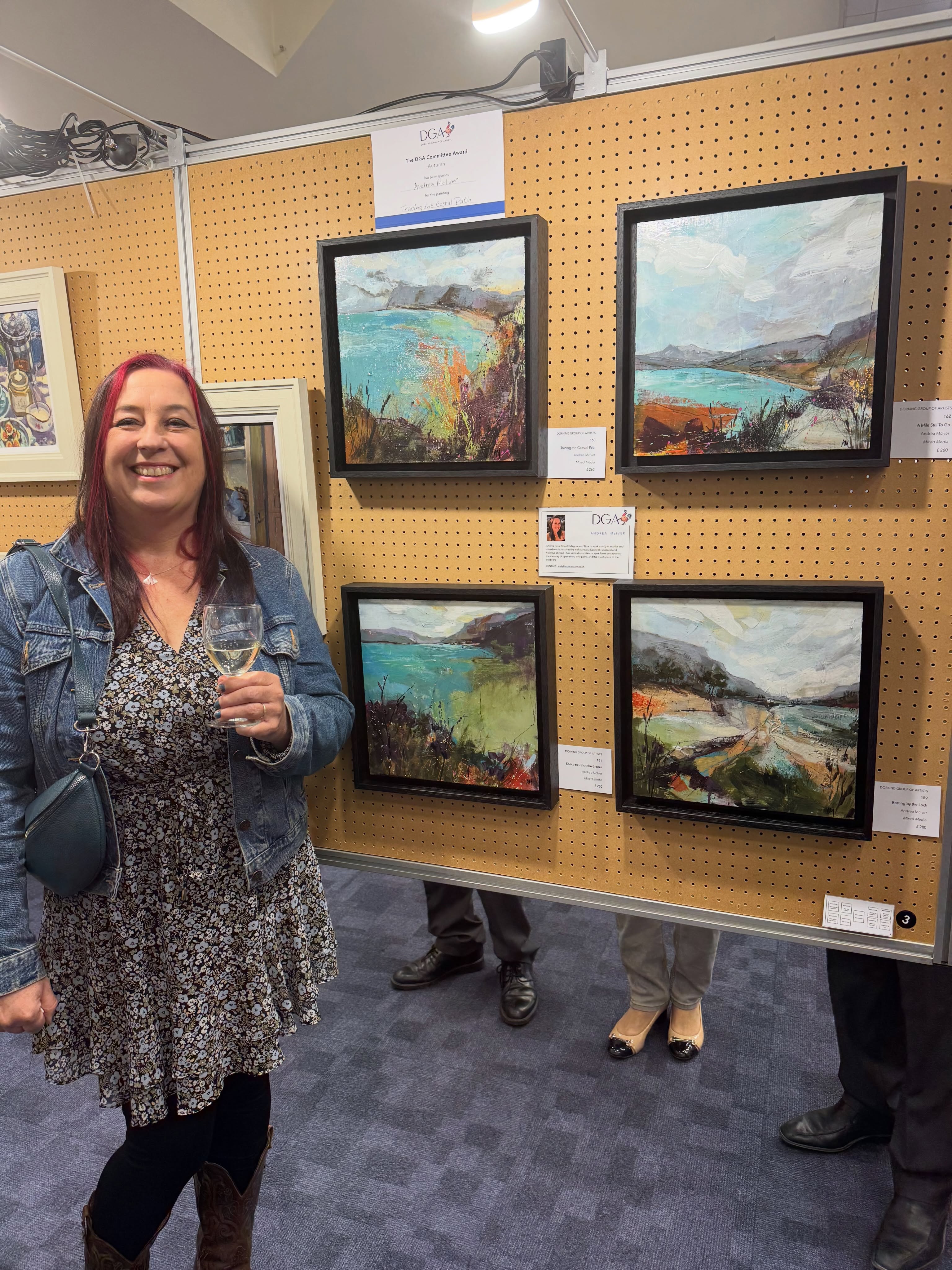 #day4 of posting everyday for a month. A little different today, it’s not pottery but painting! Last night was the @dorkinggroupartists private view exhibition @denbies_wine_estate in Dorking and I was very pleased to win the Committee award for my painting ‘Tracing the coastal path’
The exhibition is on today and over the weekend. Do pop along if you have time it’s a beautiful exhibition showcasing the wonderful artists in the Dorking area. #artislife #landscapepainting