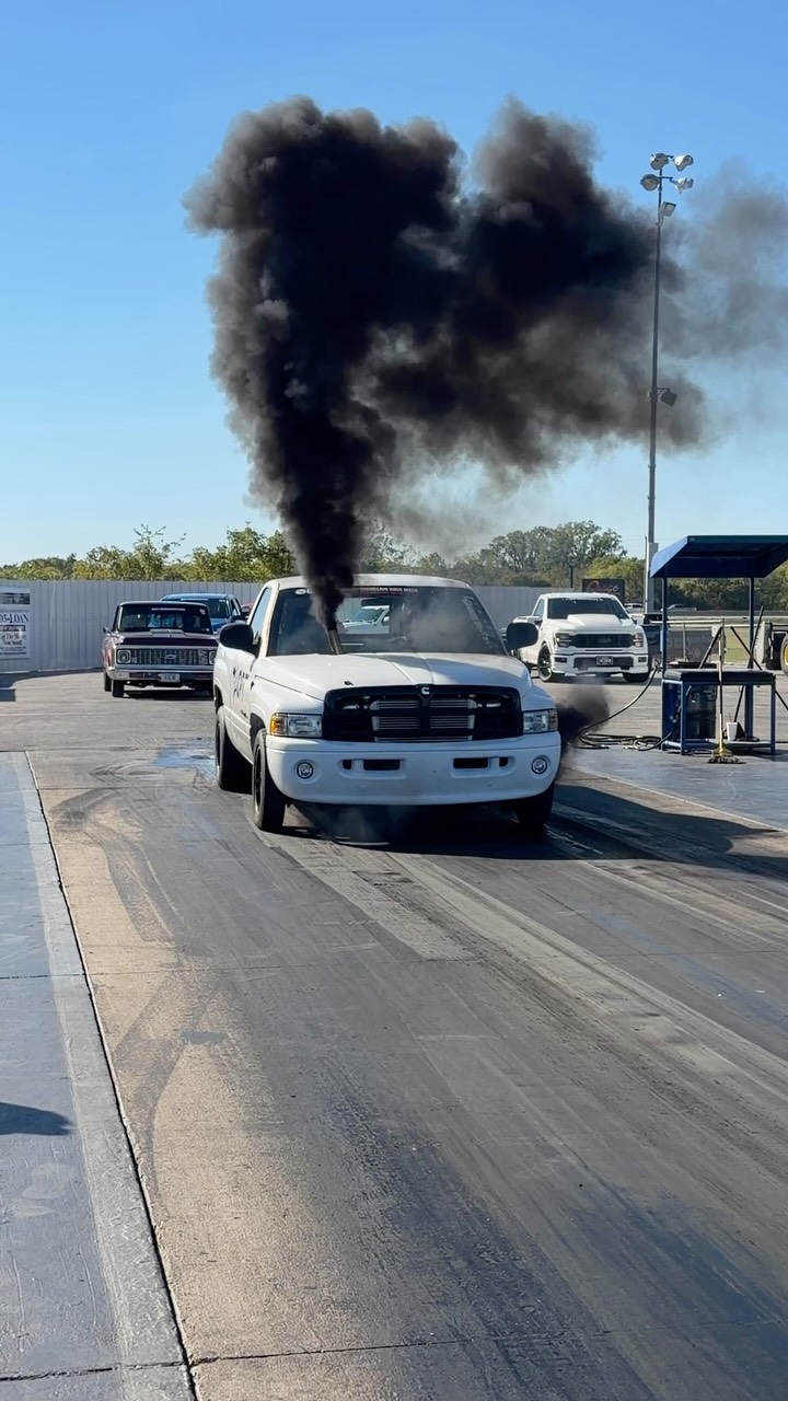 Our tailgate sponsor @cornerstoneperformancetrans with a WICKED SPICY first round tune up here @tulsaracewaypark π¬ #diesel #draganddrive #racetruck #raceweek