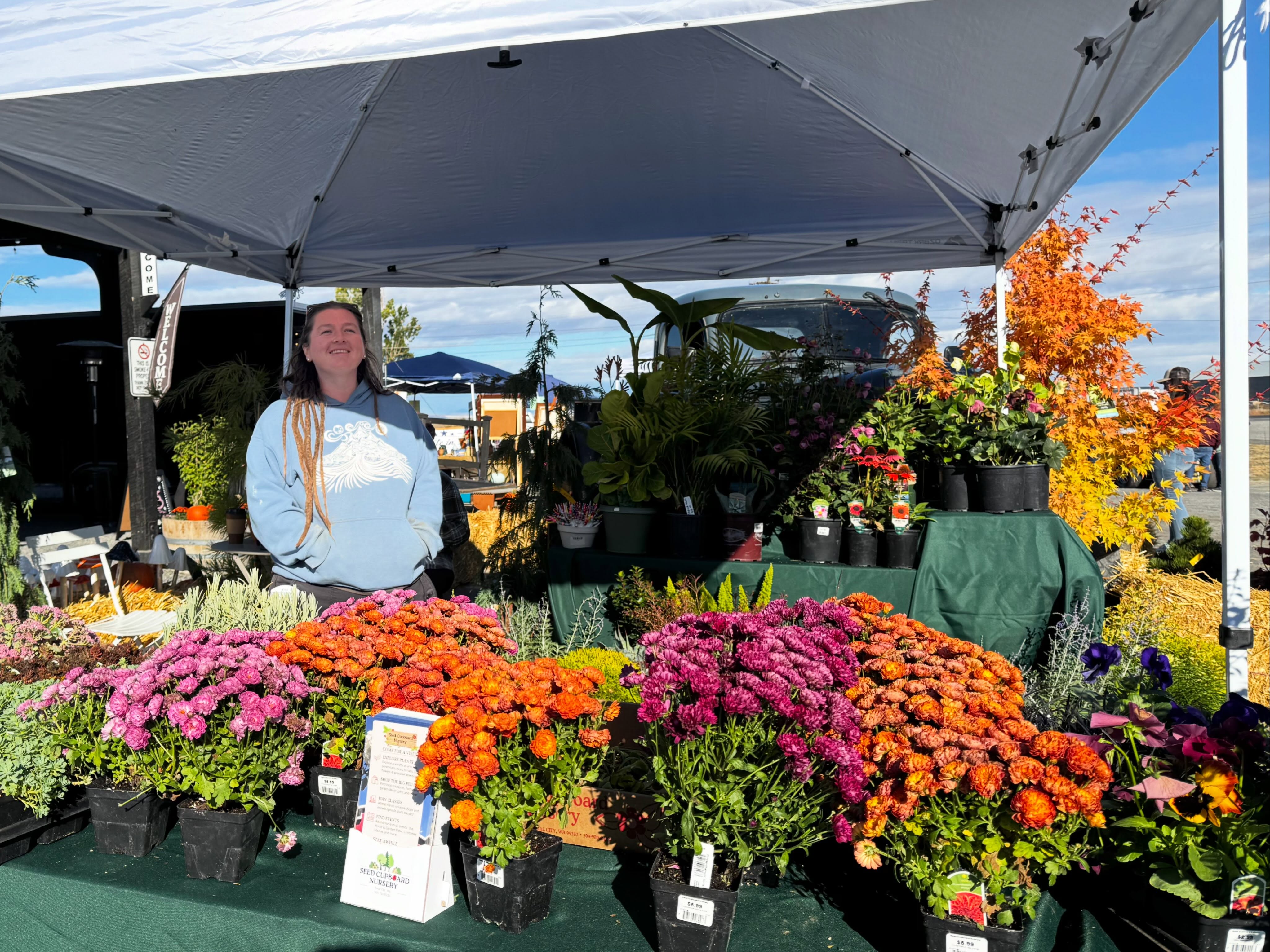 Soaking up the sunshine and celebrating fall with rich colors, beautiful textures, and all the season favorites at Murphyโs Fall Festival in Quincy! ๐โจ