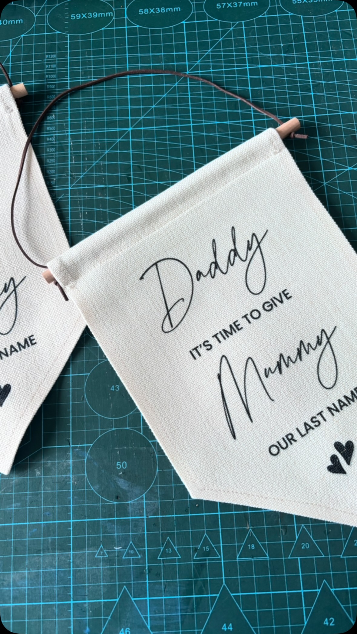 Planning the ultimate family proposal? 💍✨ Make it a moment to remember forever with our beautiful canvas proposal banner. It is the absolute sweetest way to include your little one in the biggest question of your lives! Carefully crafted and ready to be a cherished keepsake long after she says yes. 🤍
Tap the link in our bio to get yours ready for the special day! 🛍️👇
#ProposalIdeasUK #RingBearerSign #EngagementInspo #FamilyProposal #SmallBusinessUK