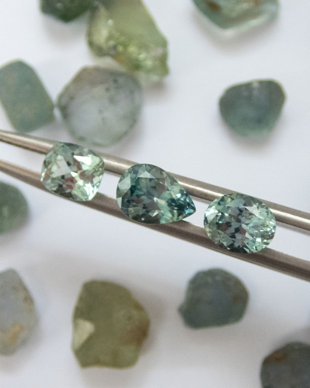 The sapphire request we hear on repeat:
“Green or teal, but not too dark… something bright, maybe something the colour of the ocean, or her eyes?” 👀
Well, these are the ones.
Three Montana sapphires sitting right in that hard to find sweet spot, soft green and teal tones, plenty of brightness, and none of that inky darkness that you'll often find in Australian sapphires.
Basically, if “bright teal/green sapphire” has been sitting on your sourcing list... consider this your nudge 💚
Because somehow everyone wants this colour, and somehow it’s never easy to find 😅
#tatumgems #montanasapphire #sapphireengagementring