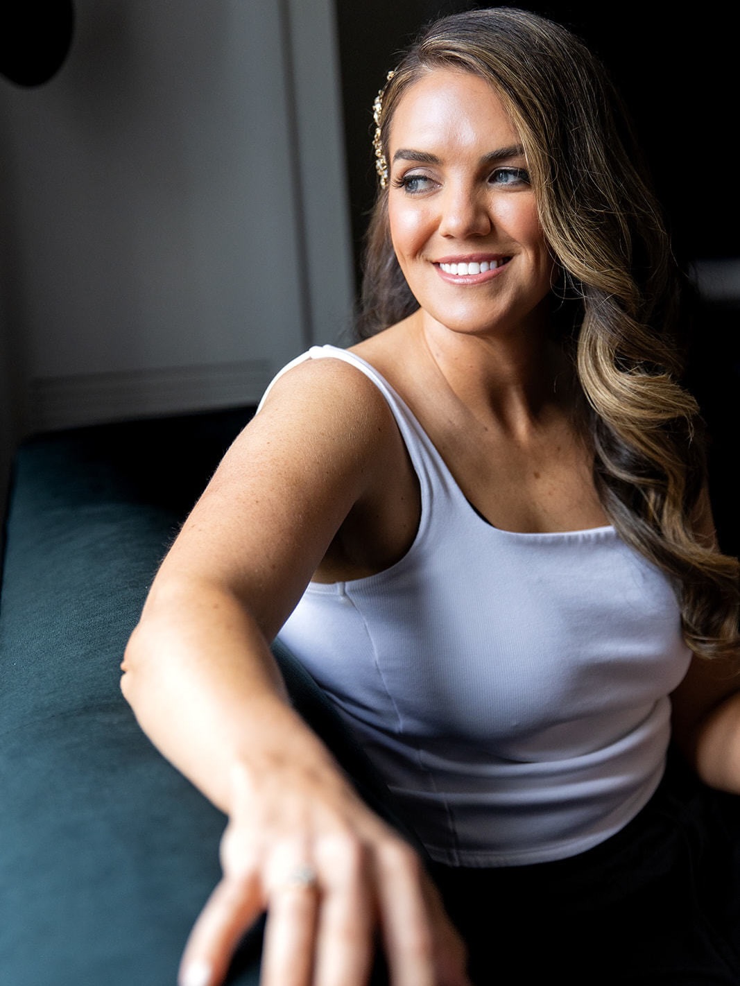 We’re NOT the beauty team for you if you’re likely to oversleep by 45 minutes, have your party members arrive whenever they feel like it and expect your hair and makeup artists to just roll with it (and make up the difference). 😅
But if you’re someone who LOVES knowing there’s a plan, and that someone experienced is helping you stay ahead of it- we just might be your people!
Over the years, we’ve learned a lot about what makes a wedding morning flow beautifully…and what can throw the entire thing off.
That’s why we don’t just show up with our kits and hope for the best.
We create a customized beauty timeline for your morning. We communicate expectations with your party ahead of time. We send reminders at the right moments. And we build a process around the little things we’ve learned from hundreds of real wedding mornings (so you don’t have to learn them on yours).
If organization, thoughtful guidance and an experienced team that knows how to keep a wedding morning moving sound like your vibe, we should talk. 🤍
Click the link in bio to get started!
Now booking 2027 + 2028 Chicago weddings.
#ChicagoBride #ChicagoWedding #ChicagoMakeupArtist #ChicagoWeddingHair #ChicagoWeddingVendor
Photos by @cageandaquarium
Beauty by Ann Krause is a Chicago makeup artist and hair stylist team specializing in wedding day beauty, from natural and effortless to elevated soft glam, for brides throughout Chicago and the surrounding suburbs.