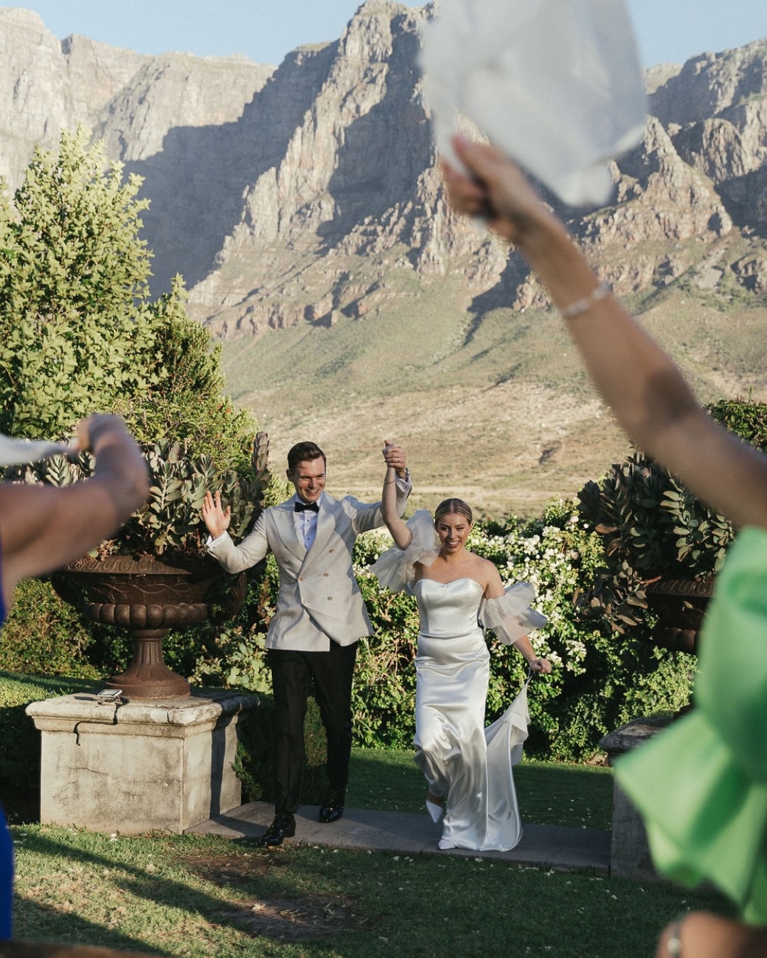One last little love note to this beautiful day, and the mountain view we’ll never get tired of ✨⛰
—
Venue: @johannesdal.1207
Wedding Planner: @kionaevents
Photographer: @jennielizabethphotography
Catering: @annalizecatering
Flowers: @bouwerflowers
MUAH: @algriax and @jeanettegenis
Officiant: @mattmillscpt
Staff: @asapstaffingcpt
Bar: @salutesa
Furniture: @palmeventhire
Lighting and Bar Hire: @inandoutevents
Hiring: @urbantonic_capetown
.
.
.
.
#johannesdal1207 #outdoorwedding #weddingphotography #saweddings